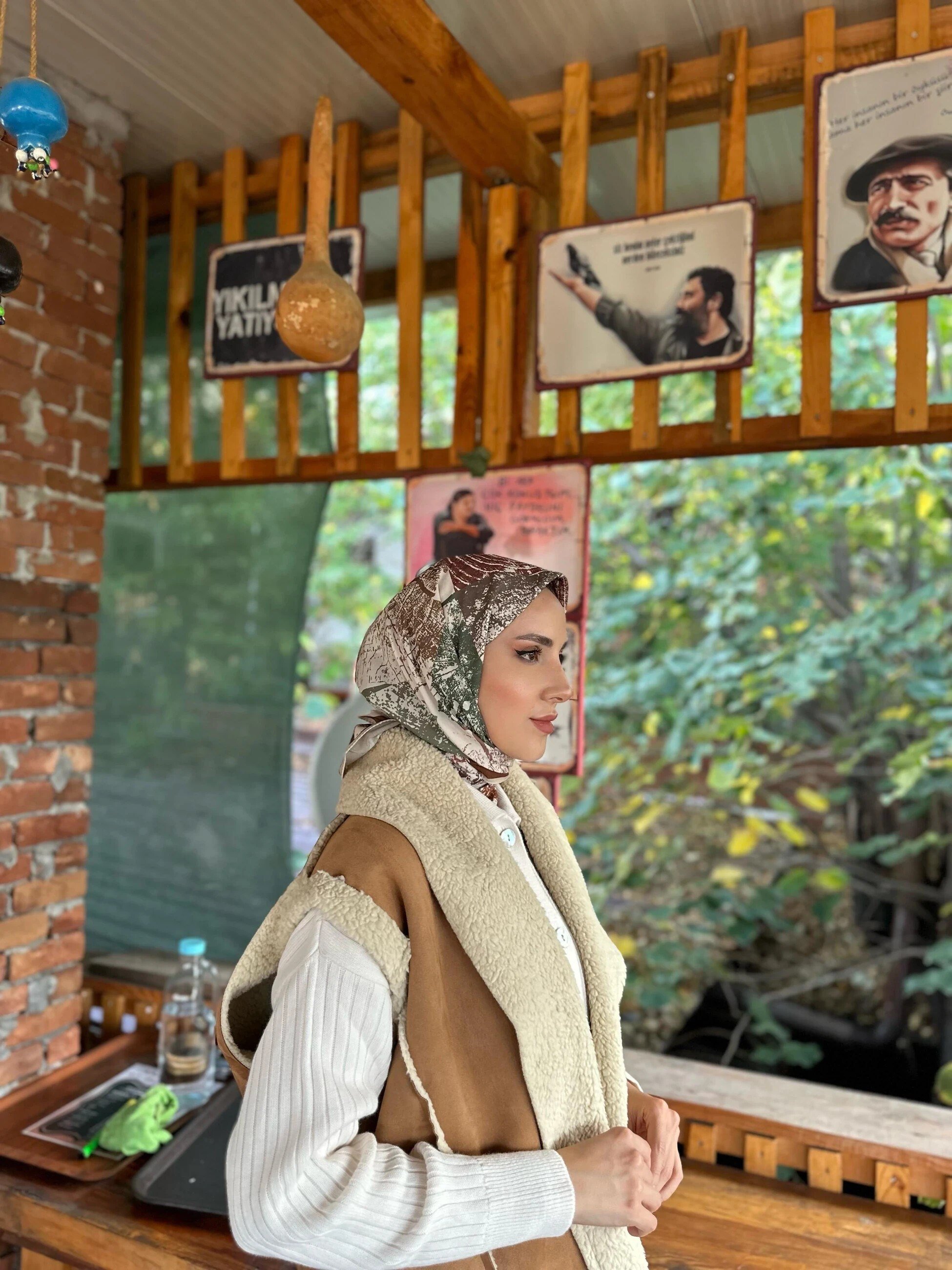 rumi-desenli-esarp-kahve-6f6ab7.jpg