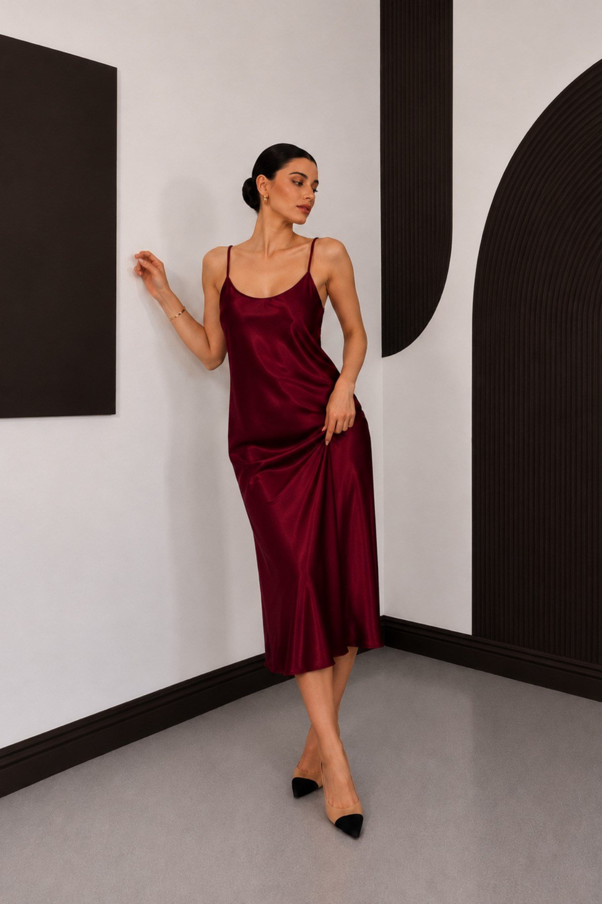 Kadın Bordo İnce Askılı Saten Midi Boy Elbise