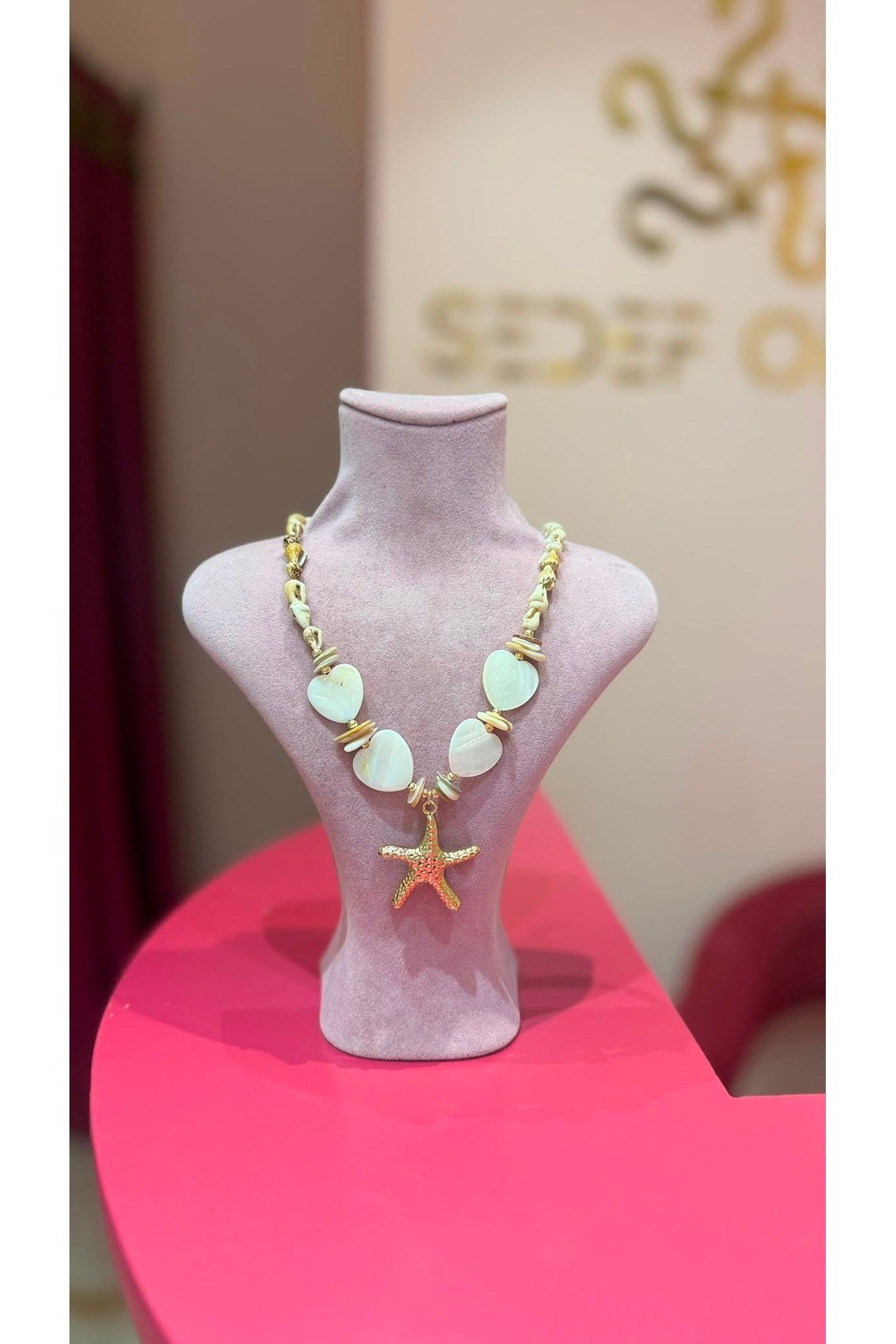 Doğal Taşlı Deniz Yıldızlı Kolye