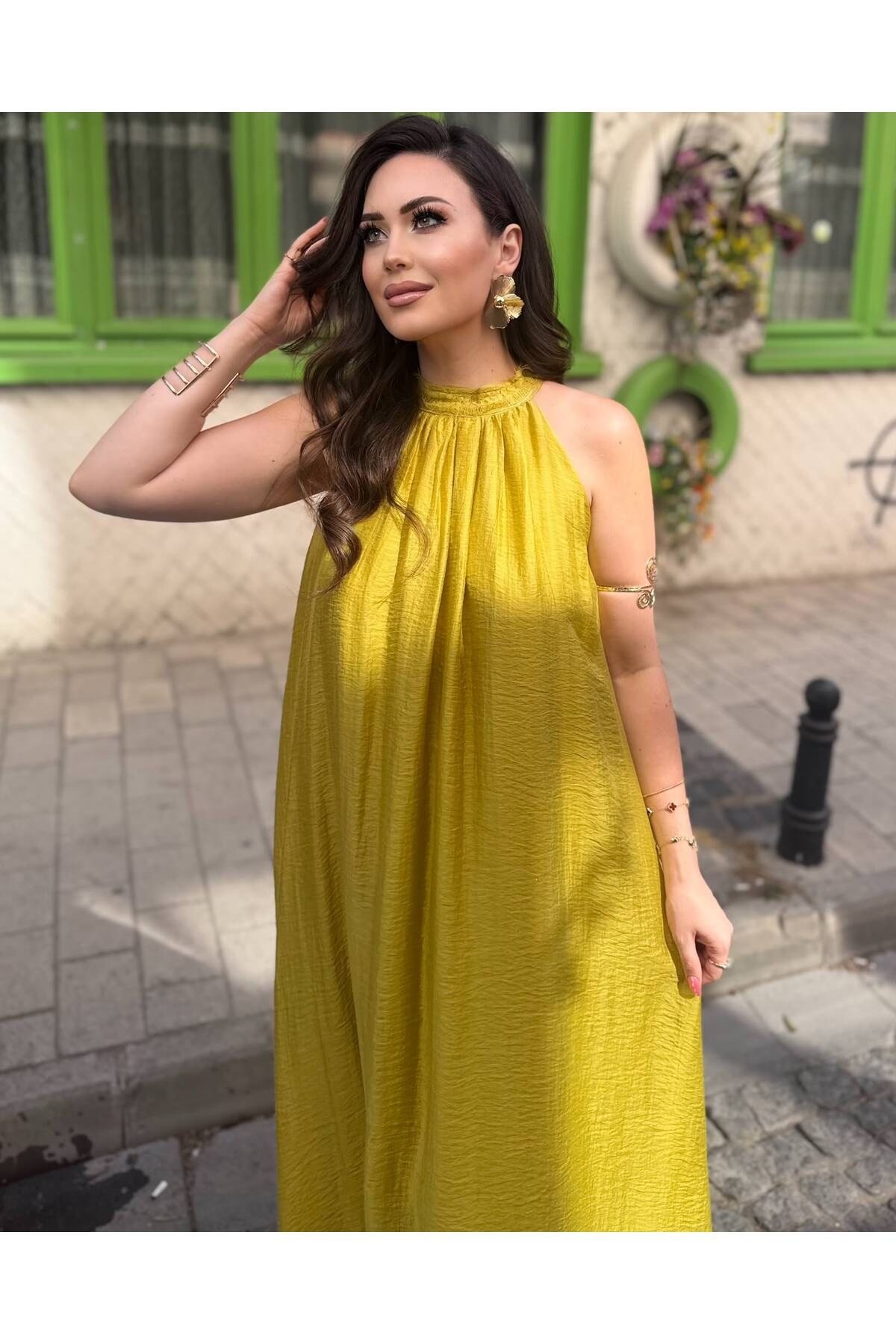 Halter Yaka İpek Şifon Elbise