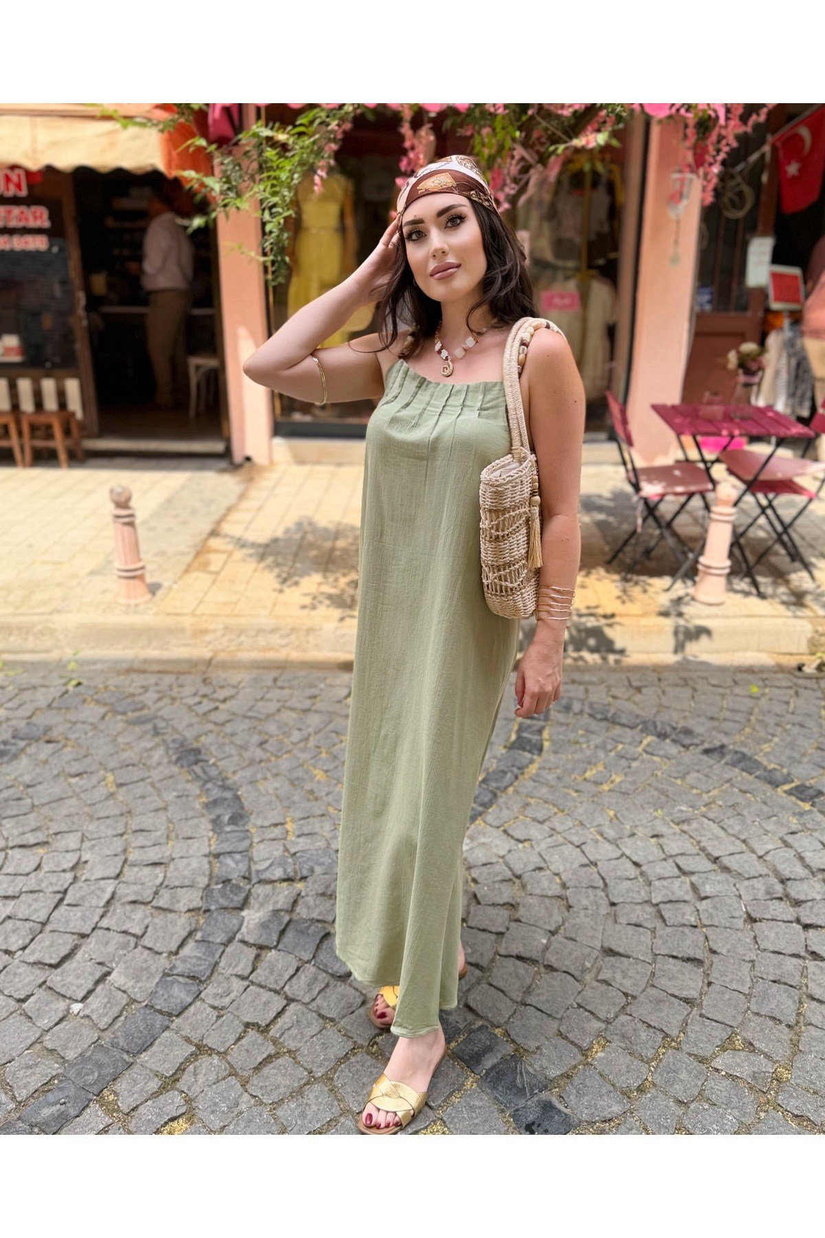 Müslin Kumaş Halter Yaka Elbise