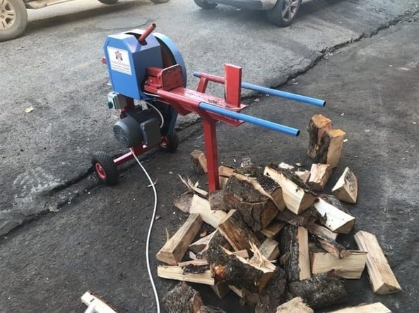ODUN YARMA MAKİNASI 30CM ÇAPINDA 45 CM UZUNLUĞUNA KADAR