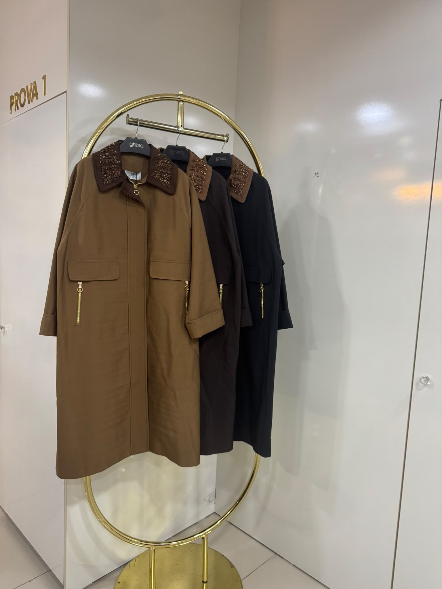 Butik Arya Yaka İşlemeli Şık Kaban