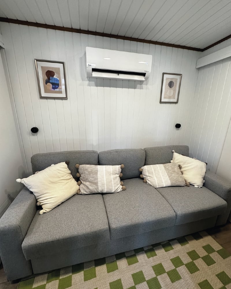 TINY HOUSE