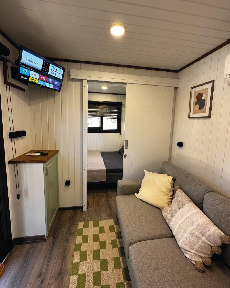 TINY HOUSE