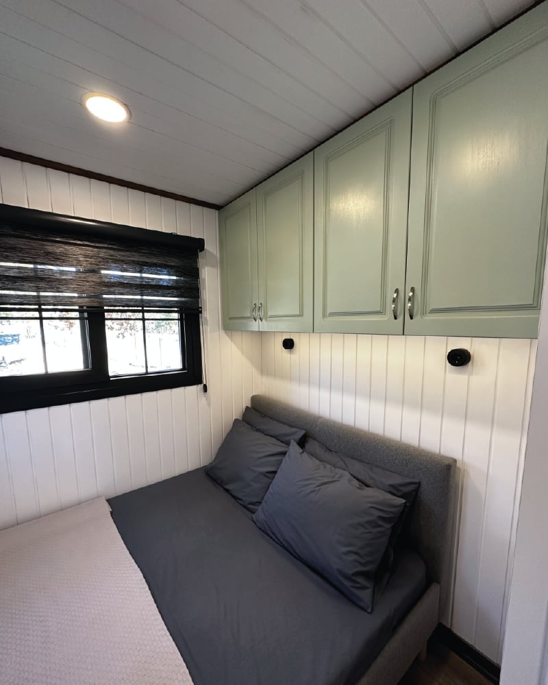 TINY HOUSE