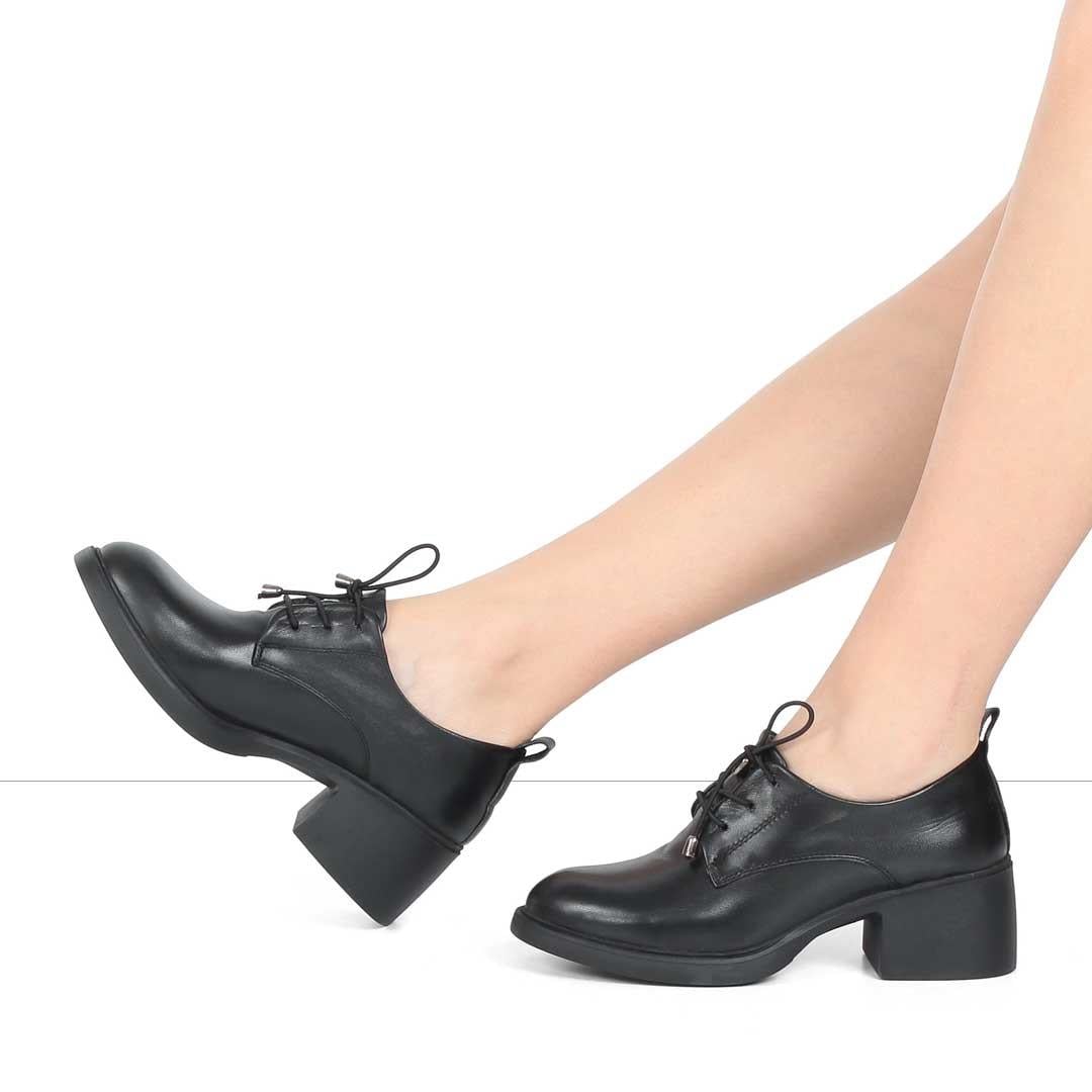 Celal Gültekin Siyah Celal Gültekin Kalin Deri Kadın Topuklu Klasik Ayakkabı