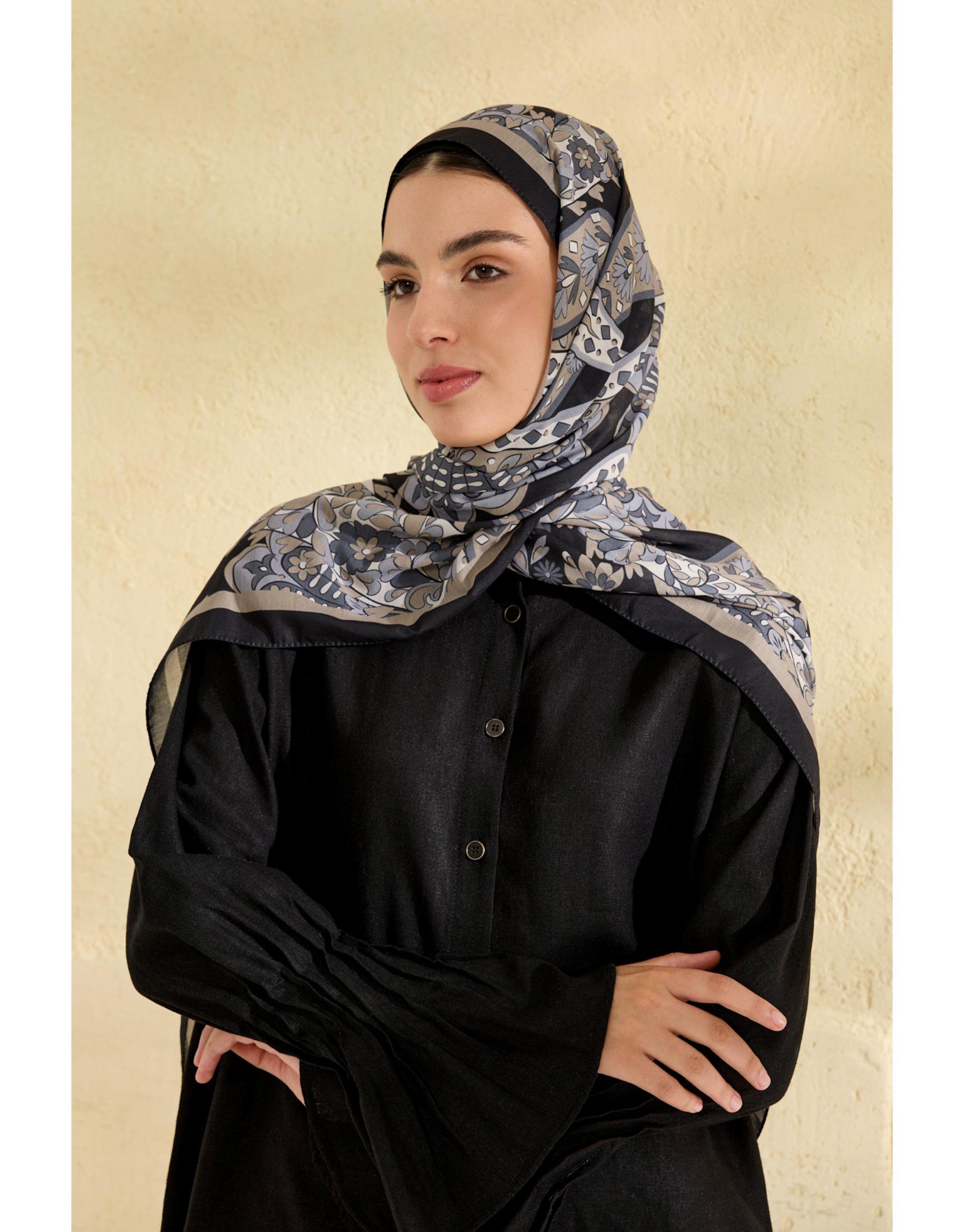 Siyah Flora Desenli Şal