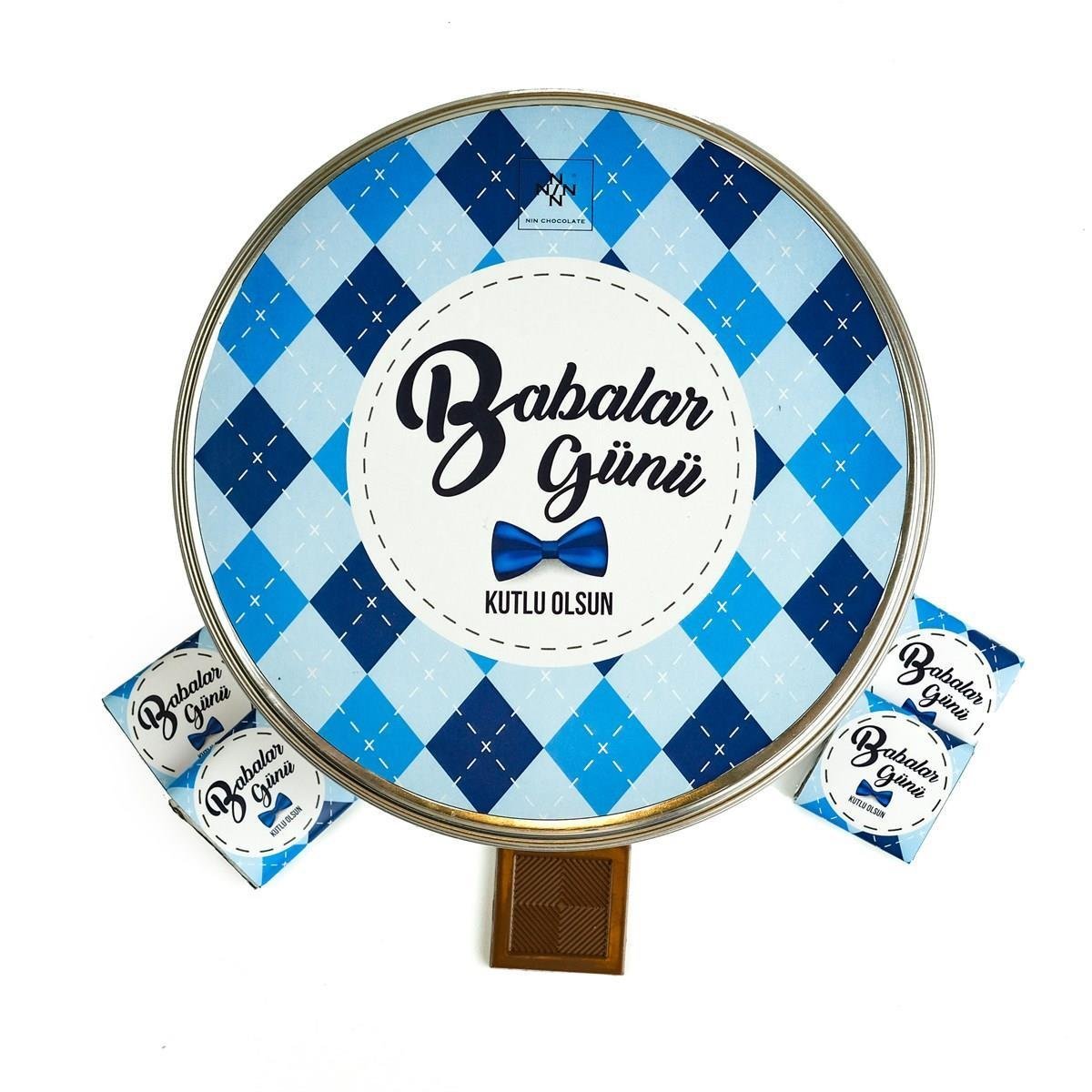 Babalar Günü Baklava Desenli Metal Kutu (80 Adet Napoliten Çikolata))