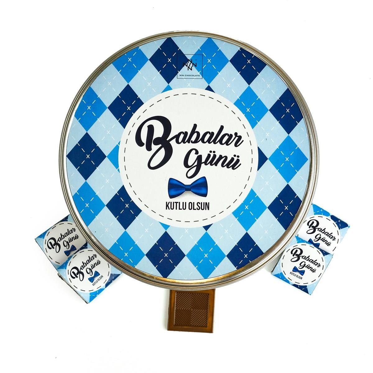 Babalar Günü Baklava Desenli Metal Kutu (80 Adet Napoliten Çikolata))