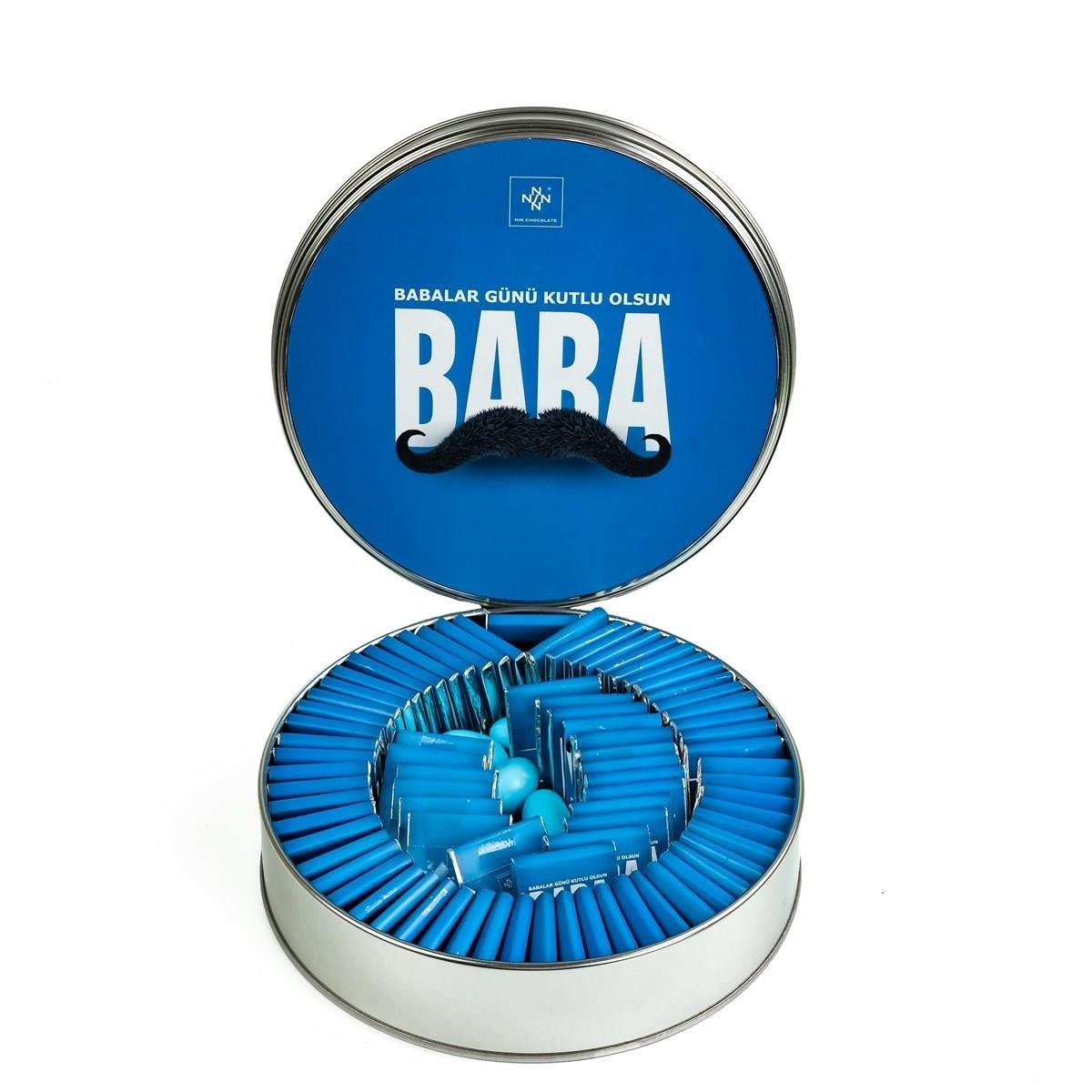 Babalar Günü Bıyık Desenli Metal Kutu (80 Adet Napoliten Çikolata))