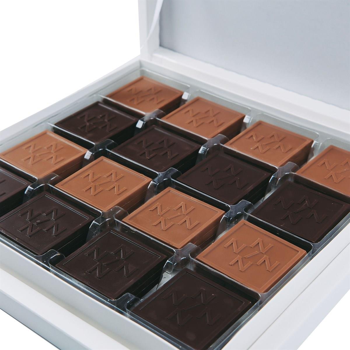 Beyaz Kutu Madlen Çikolata 48 Adet