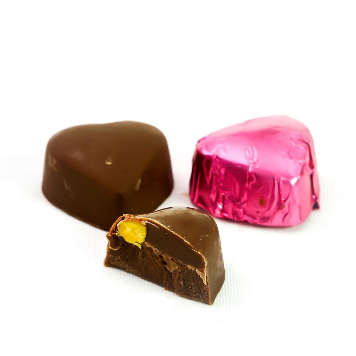 Fildişi Figür Tabanlı Pembe Kalp Çikolata