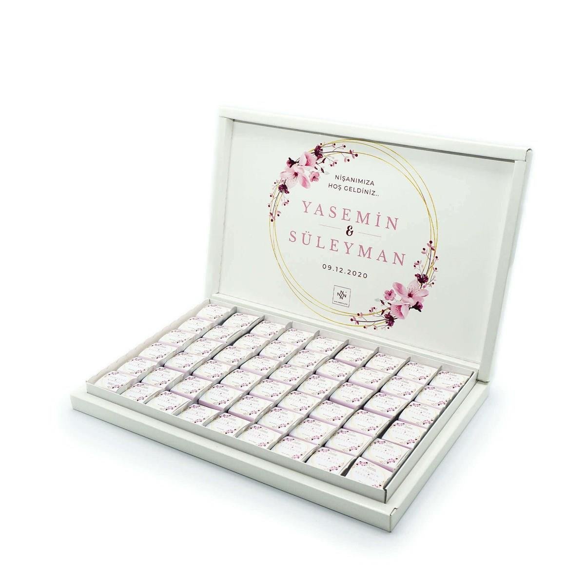 İsme Özel Söz Nişan Çikolatası 162 Adet Napoliten Pembe Çiçekler