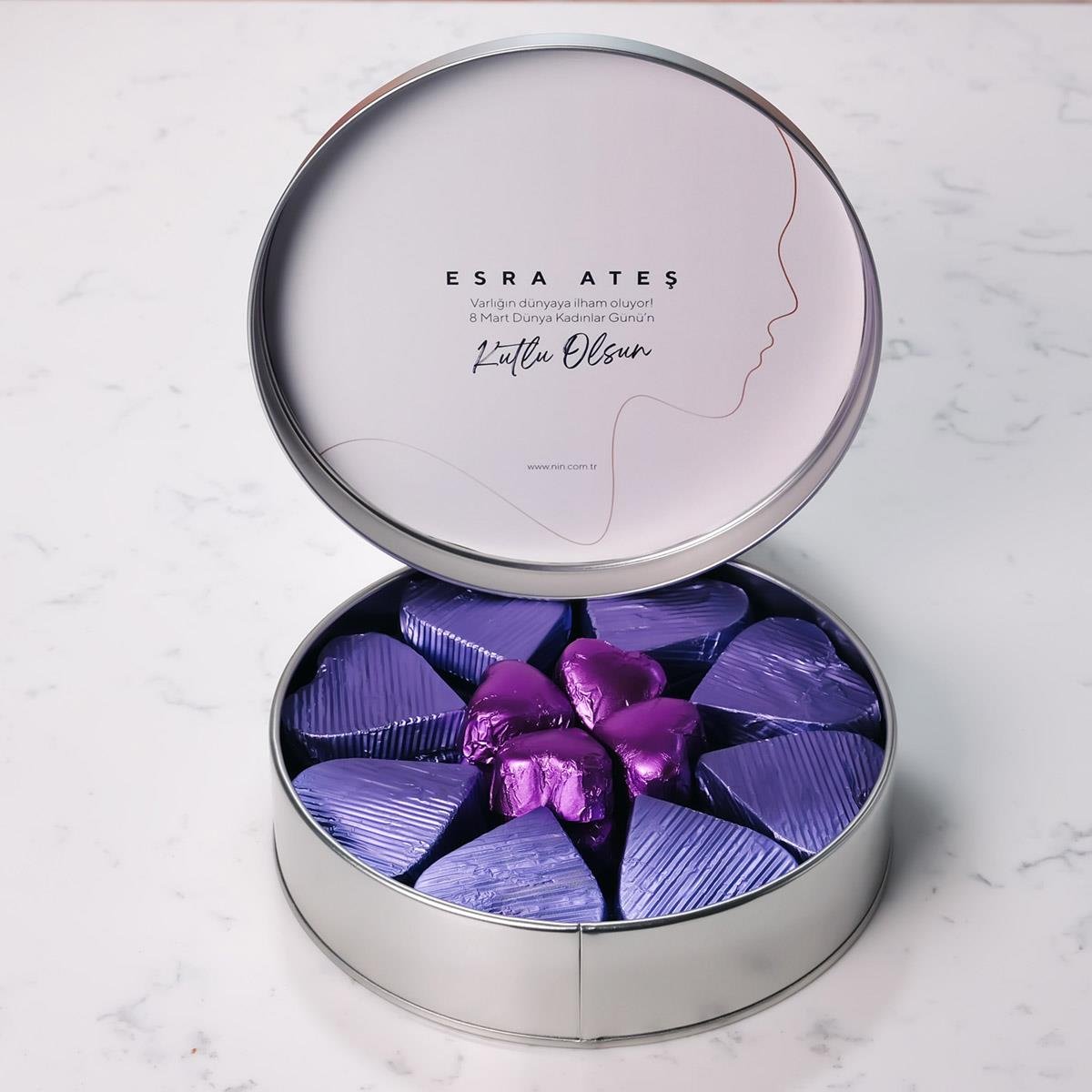 Kadınlar Günü Konseptli Silüet Metal Beyaz Kutu Valentin Çikolata