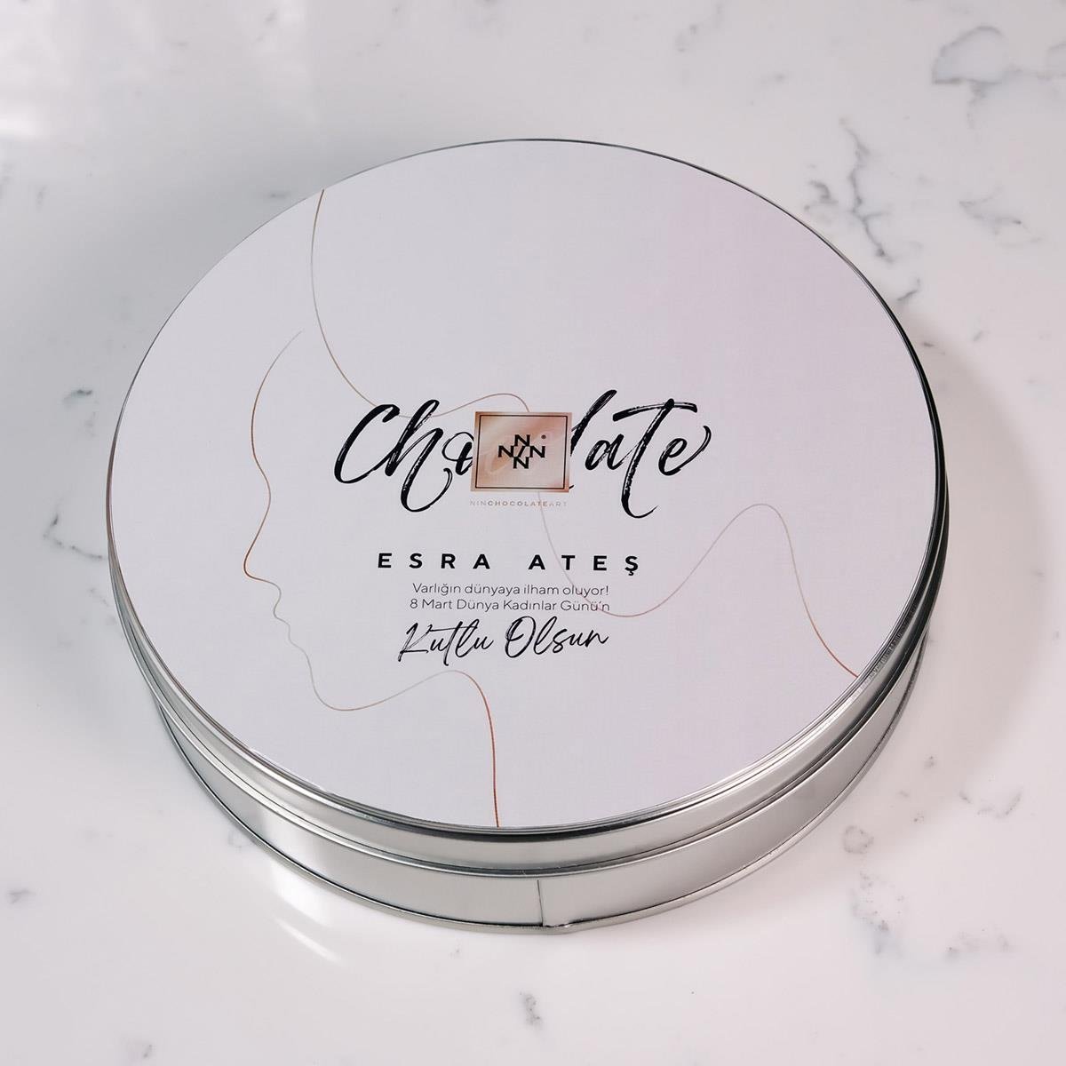 Kadınlar Günü Konseptli Silüet Metal Beyaz Kutu Valentin Çikolata