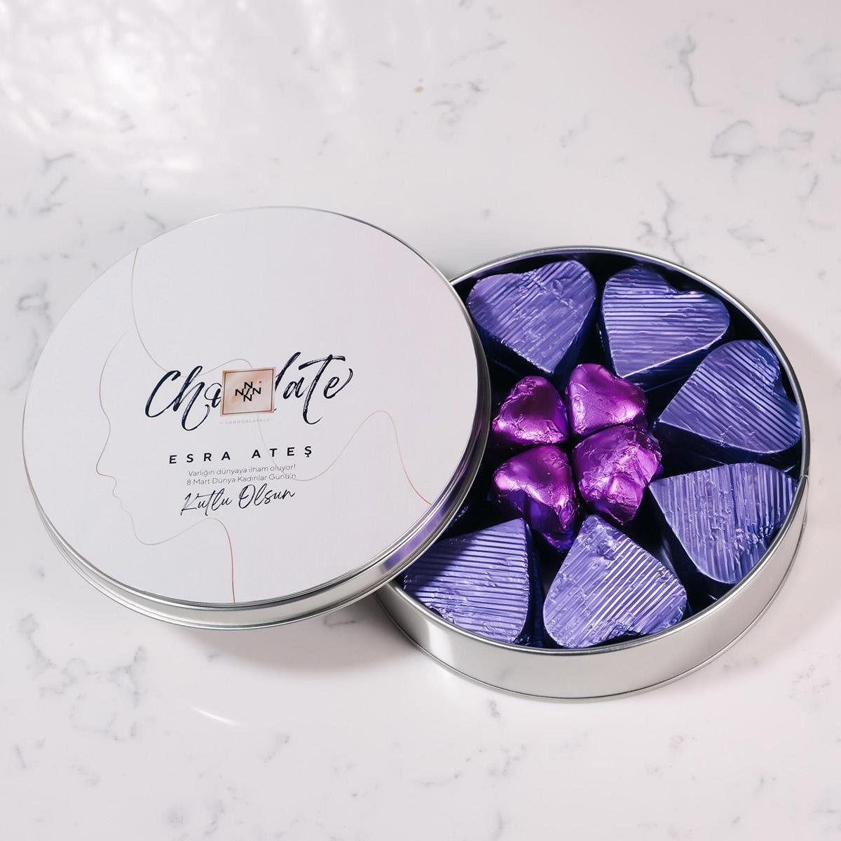 Kadınlar Günü Konseptli Silüet Metal Beyaz Kutu Valentin Çikolata