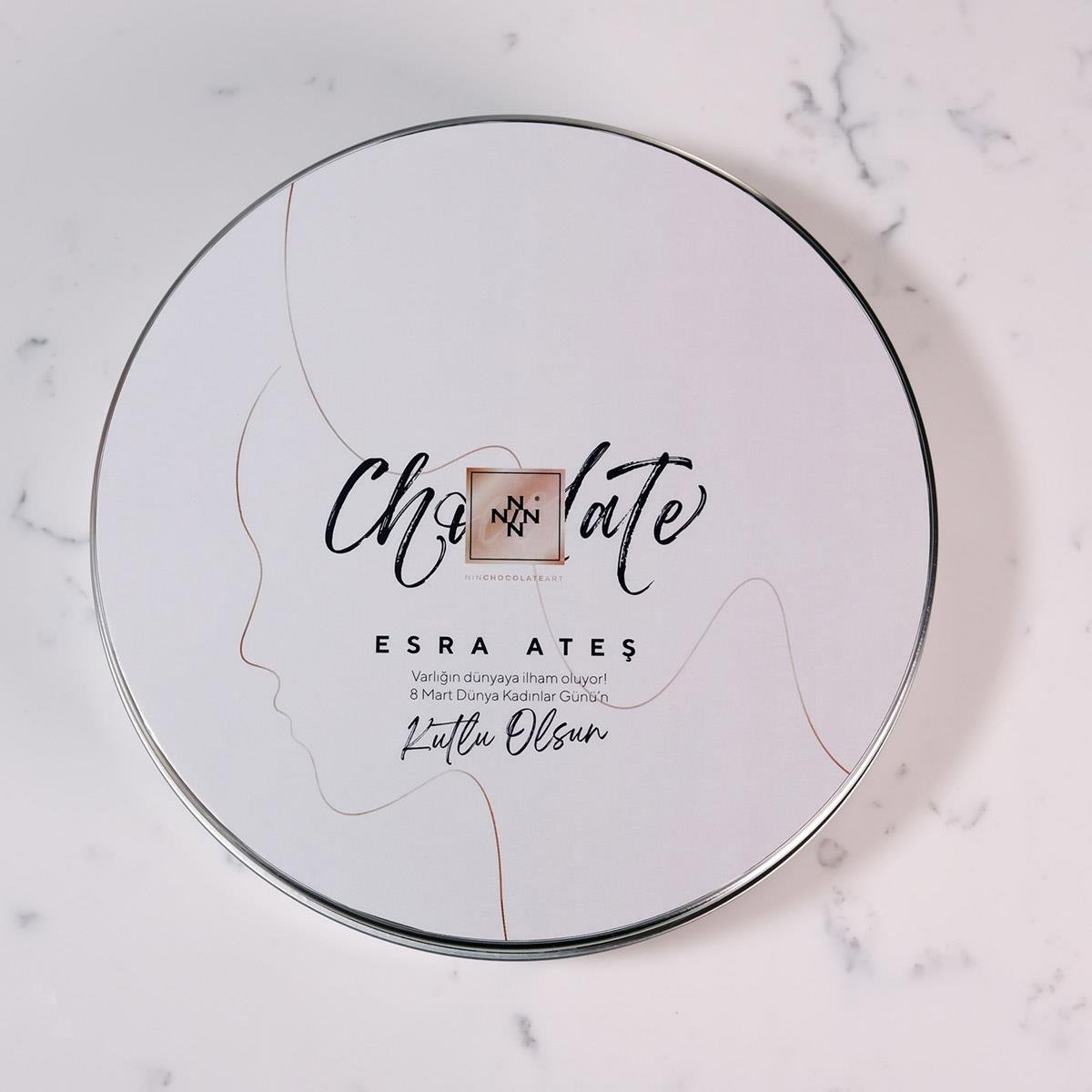 Kadınlar Günü Konseptli Silüet Metal Beyaz Kutu Valentin Çikolata