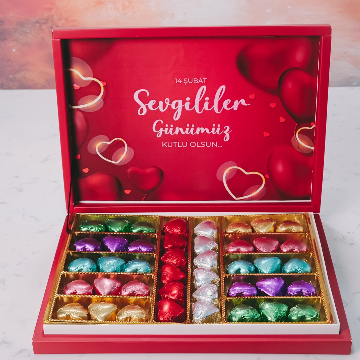 Kalpli Gökyüzü Temalı Kutu (42 Adet Yaldızlı Kalp Çikolata)