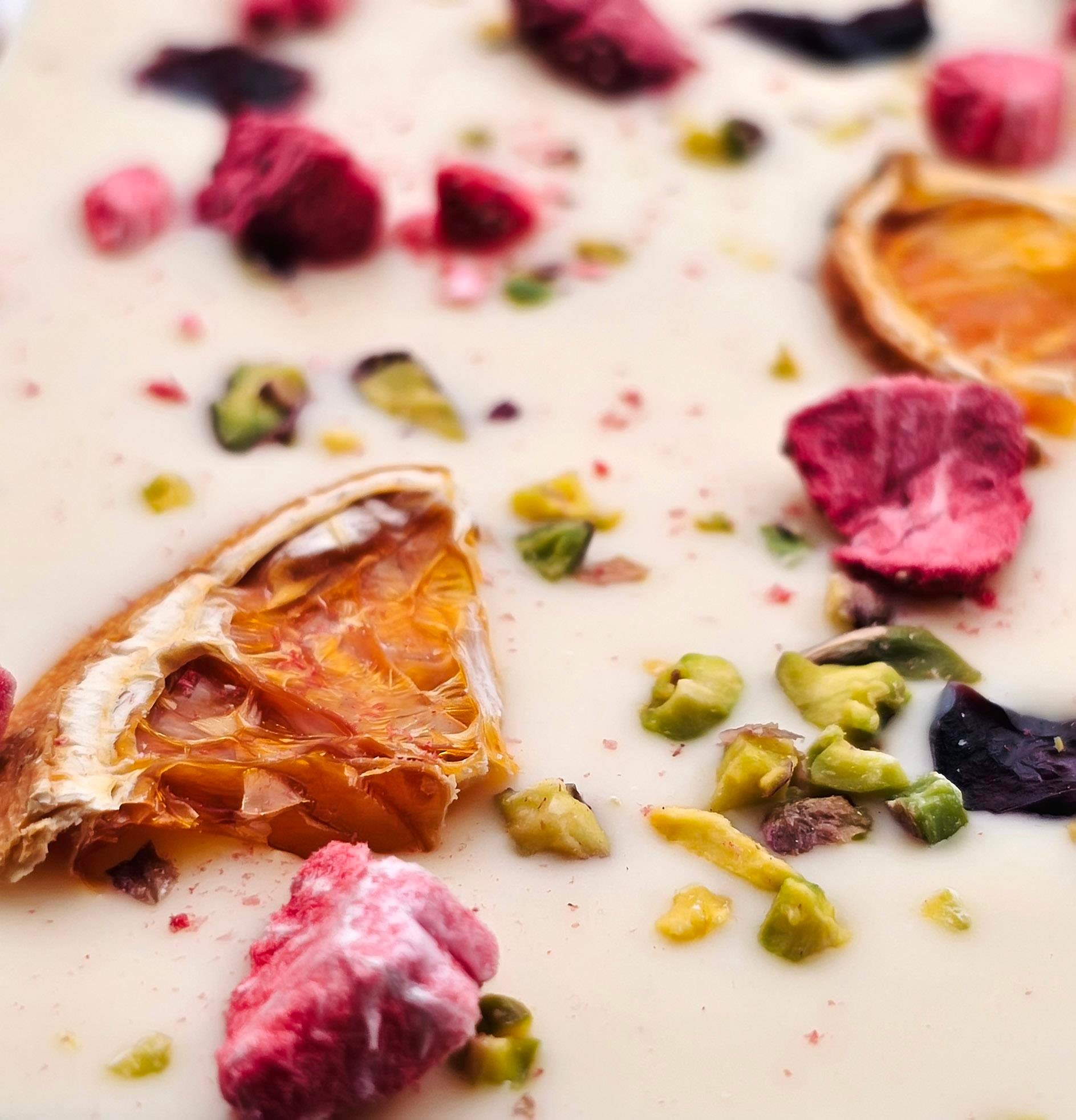 Kuruyemişli Kurutulmuş Meyveli Fildişi Tablet Çikolata