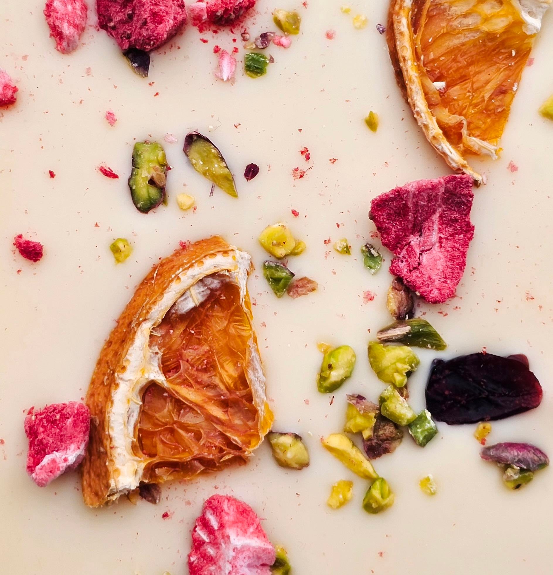 Kuruyemişli Kurutulmuş Meyveli Fildişi Tablet Çikolata