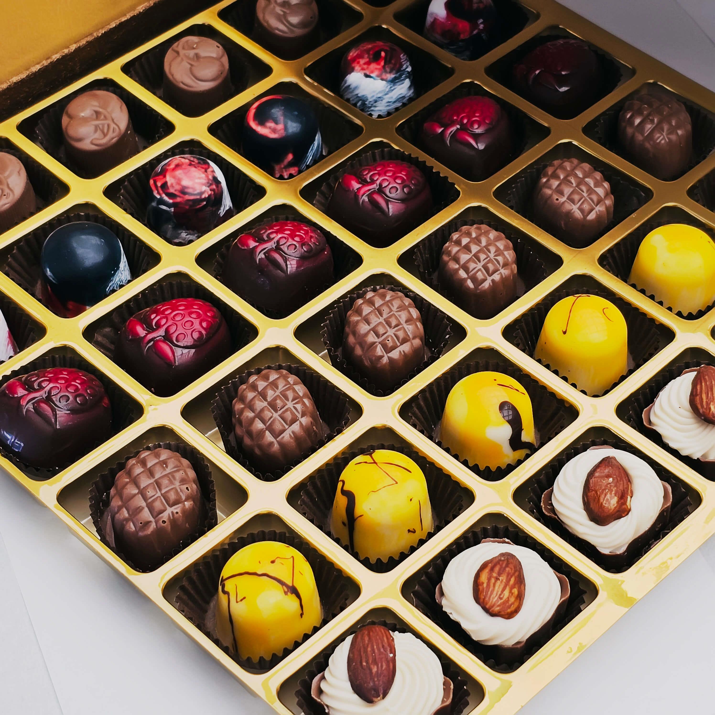 Nin Açık Kahverengi Kutu Spesiyal Çikolata 72 Adet