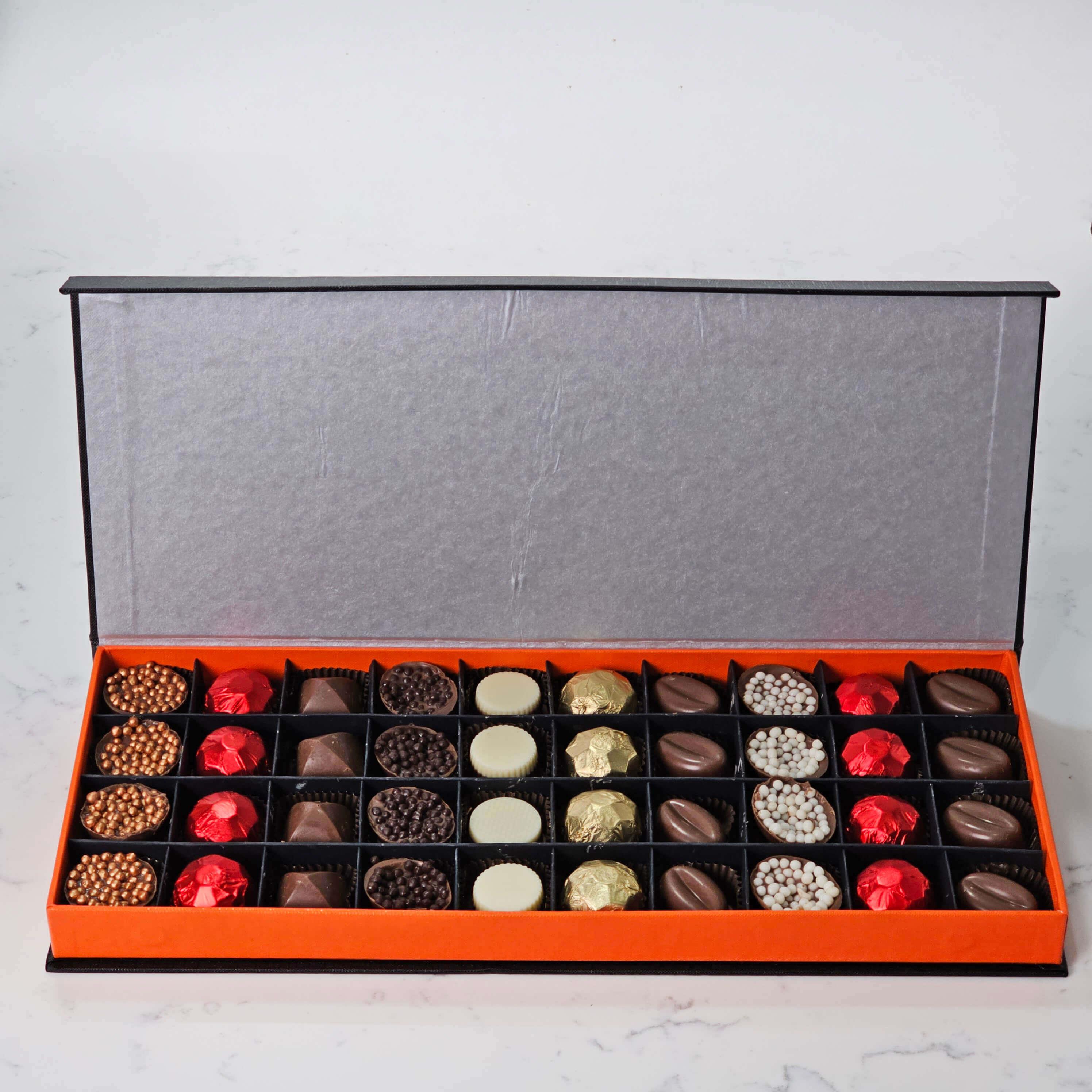 Nin Chocolate Özel Tasarım Lüks Kapaklı 40'li Çikolata Kutusu 