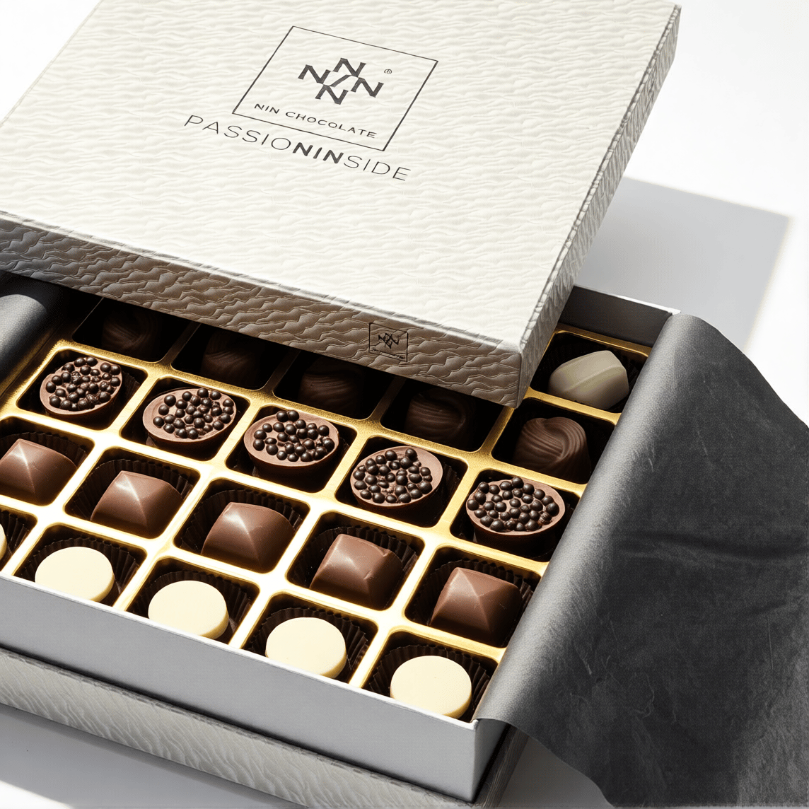 Nin Çikolata Koleksiyon Serisi Açık Gri Kutu Spesiyal Çikolata 50 Adet