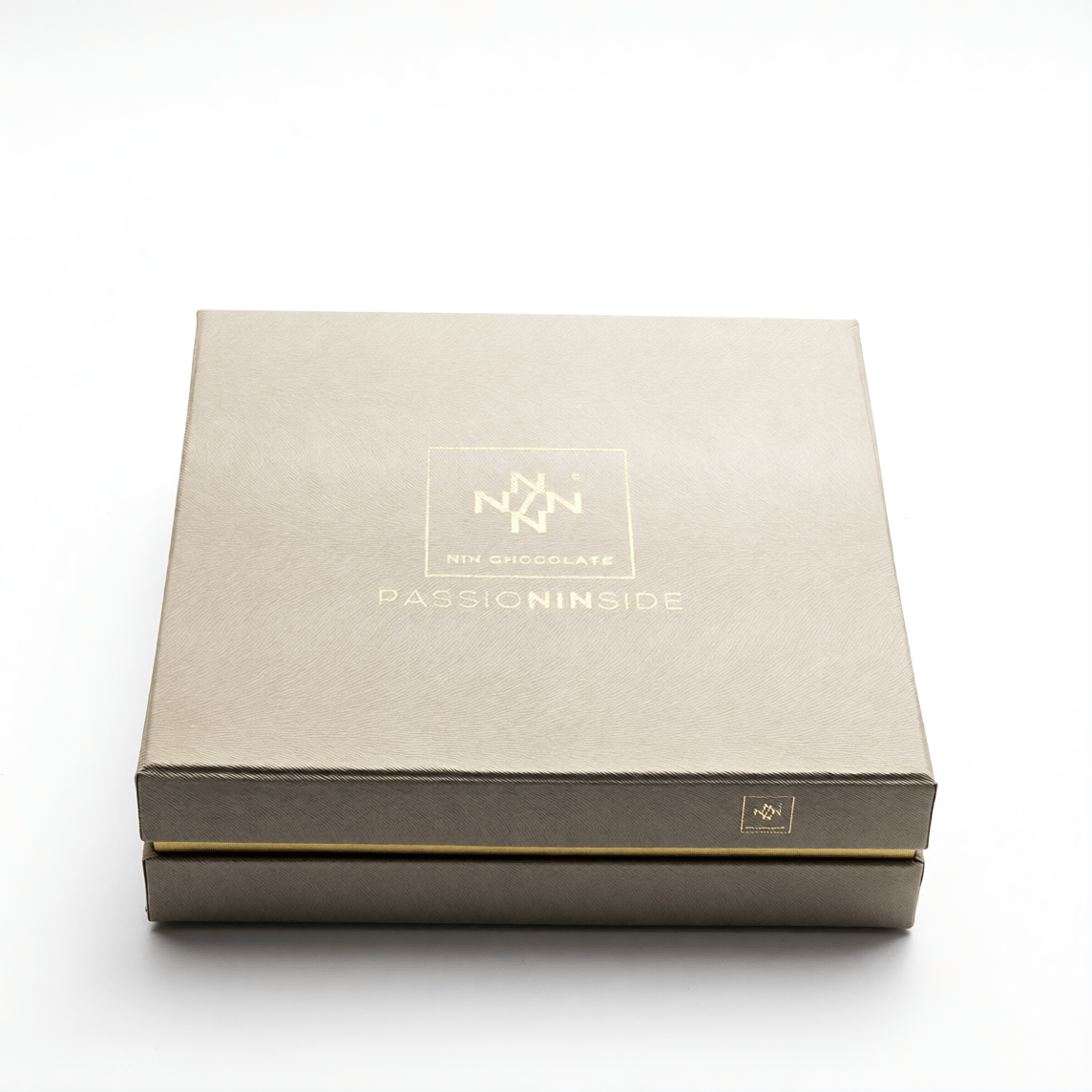 Nin Çikolata Koleksiyon Serisi Bej Kutu Spesiyal Çikolata 50 Adet