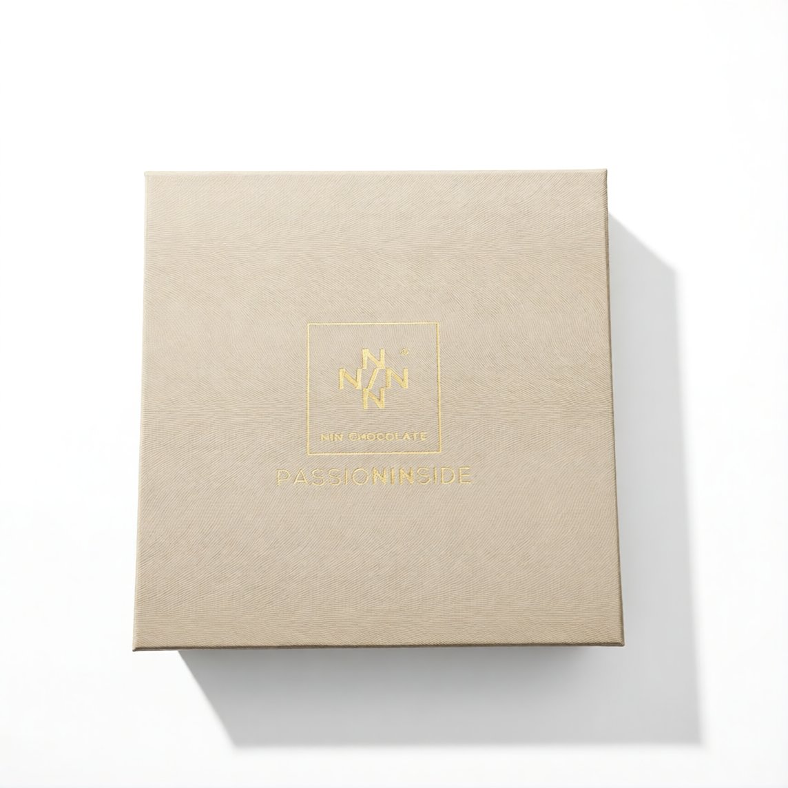 Nin Çikolata Koleksiyon Serisi Bej Kutu Spesiyal Çikolata 50 Adet