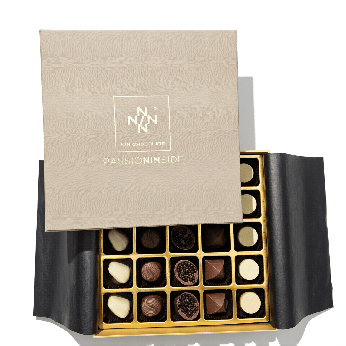 Nin Çikolata Koleksiyon Serisi Bej Kutu Spesiyal Çikolata 50 Adet