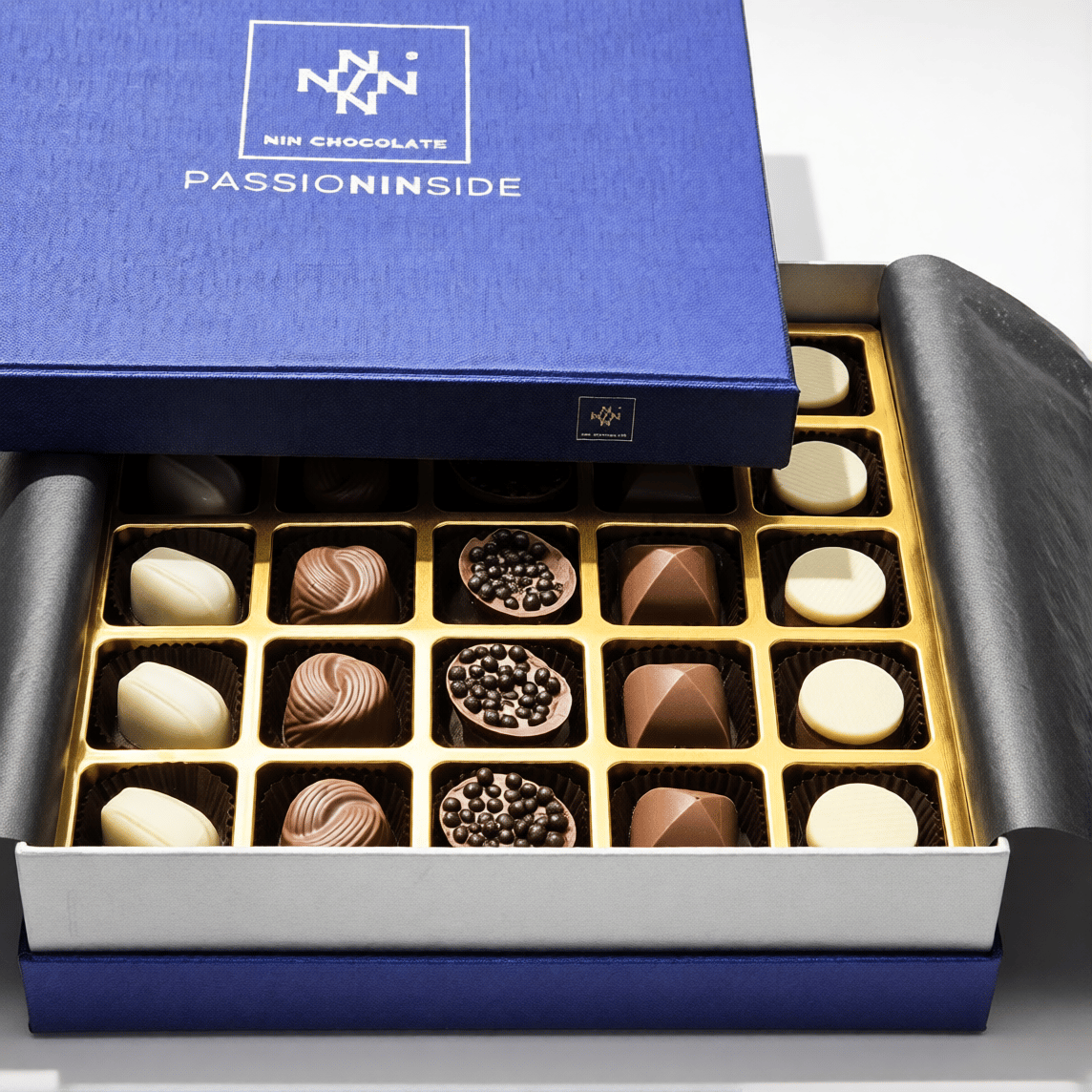 Nin Çikolata Koleksiyon Serisi Mavi Kutu Spesiyal Çikolata 50 Adet