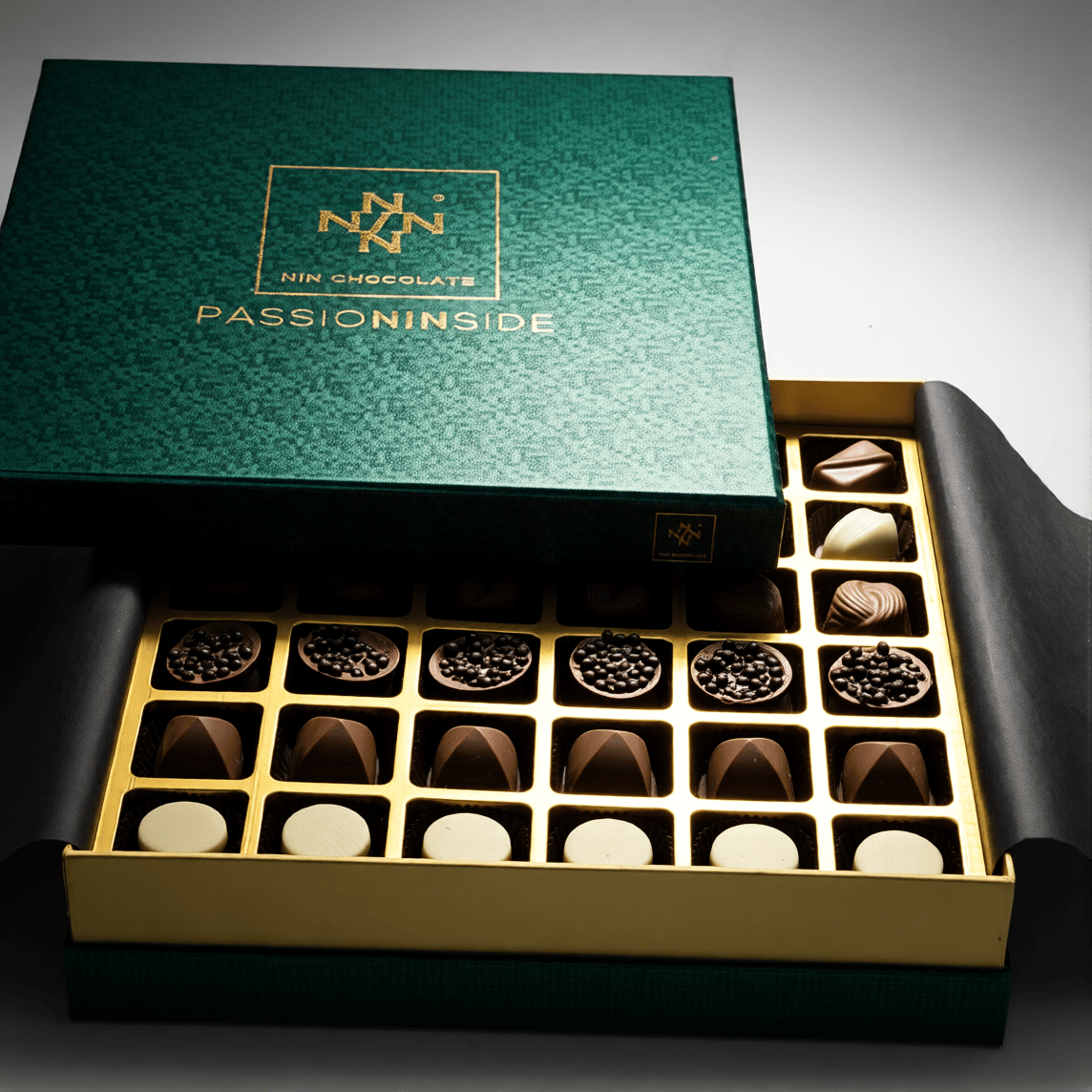 Nin Çikolata Koleksiyon Serisi Yeşil Kutu Spesiyal Çikolata 72 Adet