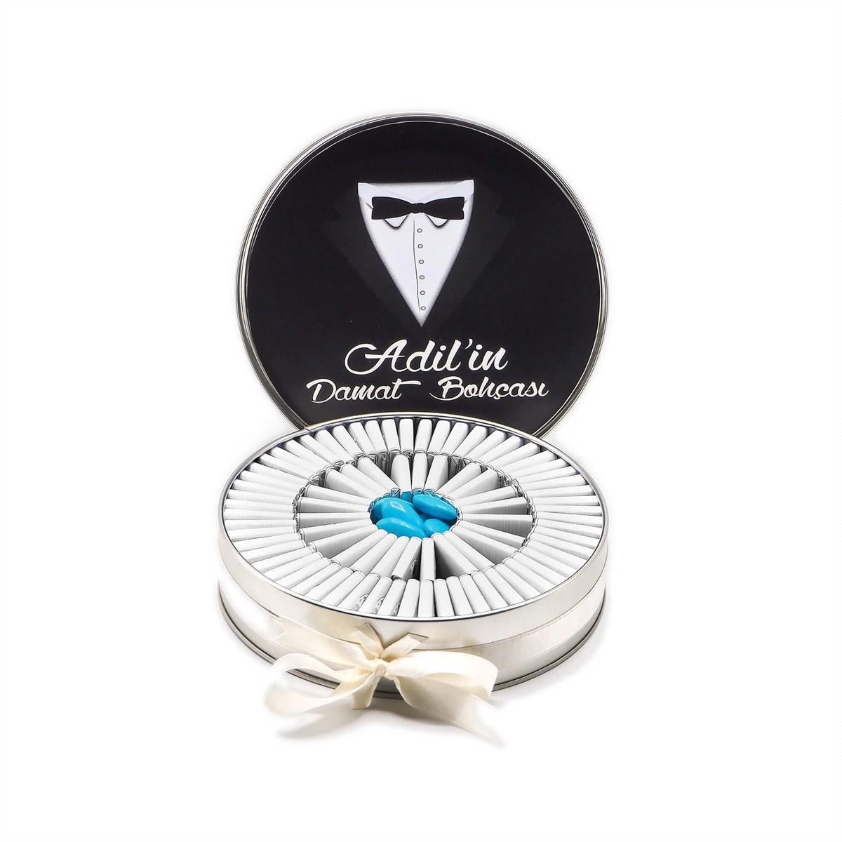 Nin Damat Bohçası Çikolatası Metal Yuvarlak Kutu Damatlık Baskılı (80 Adet Napoliten Çikolata)