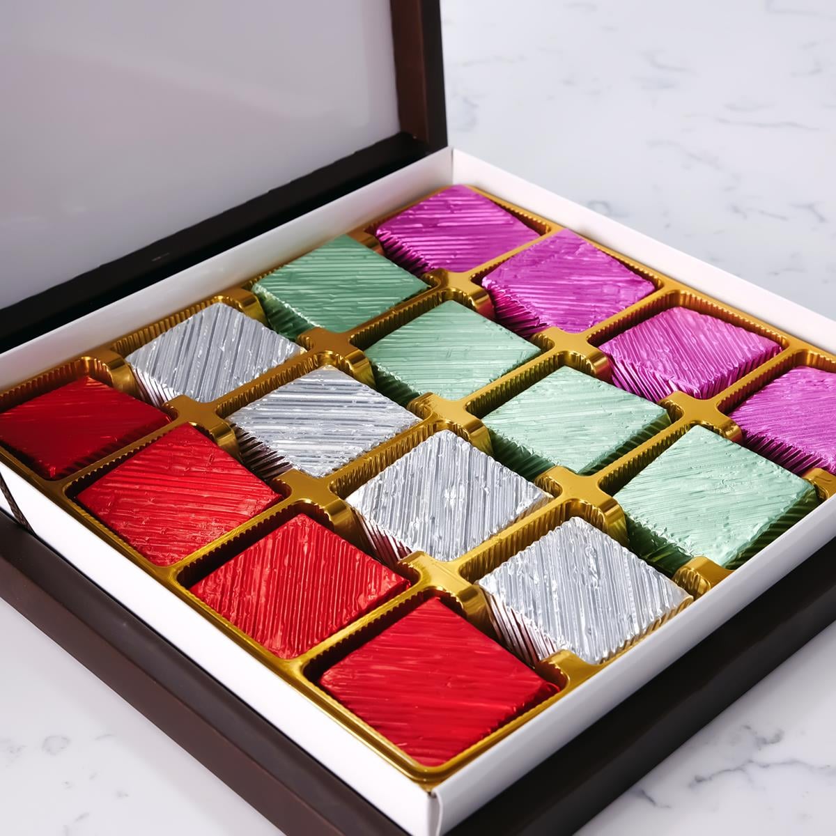 Nin Kahverengi Kutu İnce Kare Çikolata 320 gr