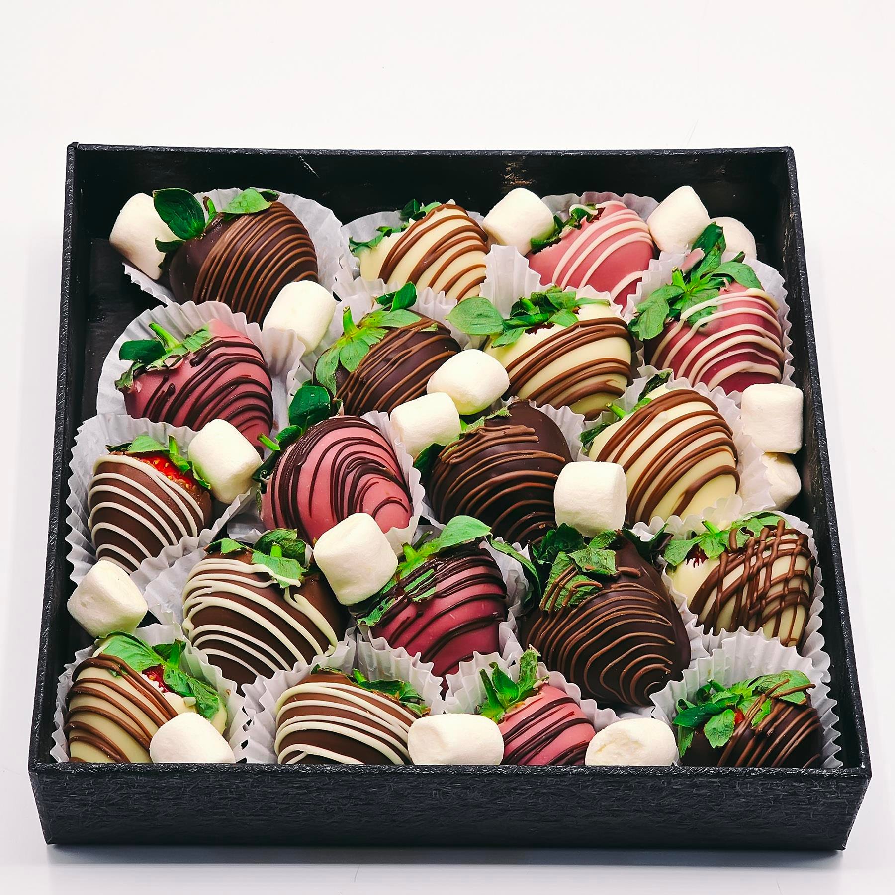 Nin Karışık Çikolata Kaplı Çilek Kutusu 20'li