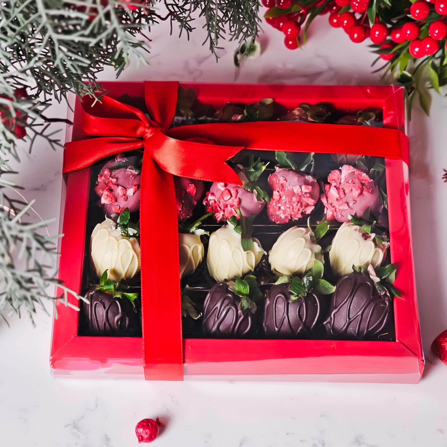 Nin Karışık Çikolata Kaplı Çilek Kutusu 20 Adet