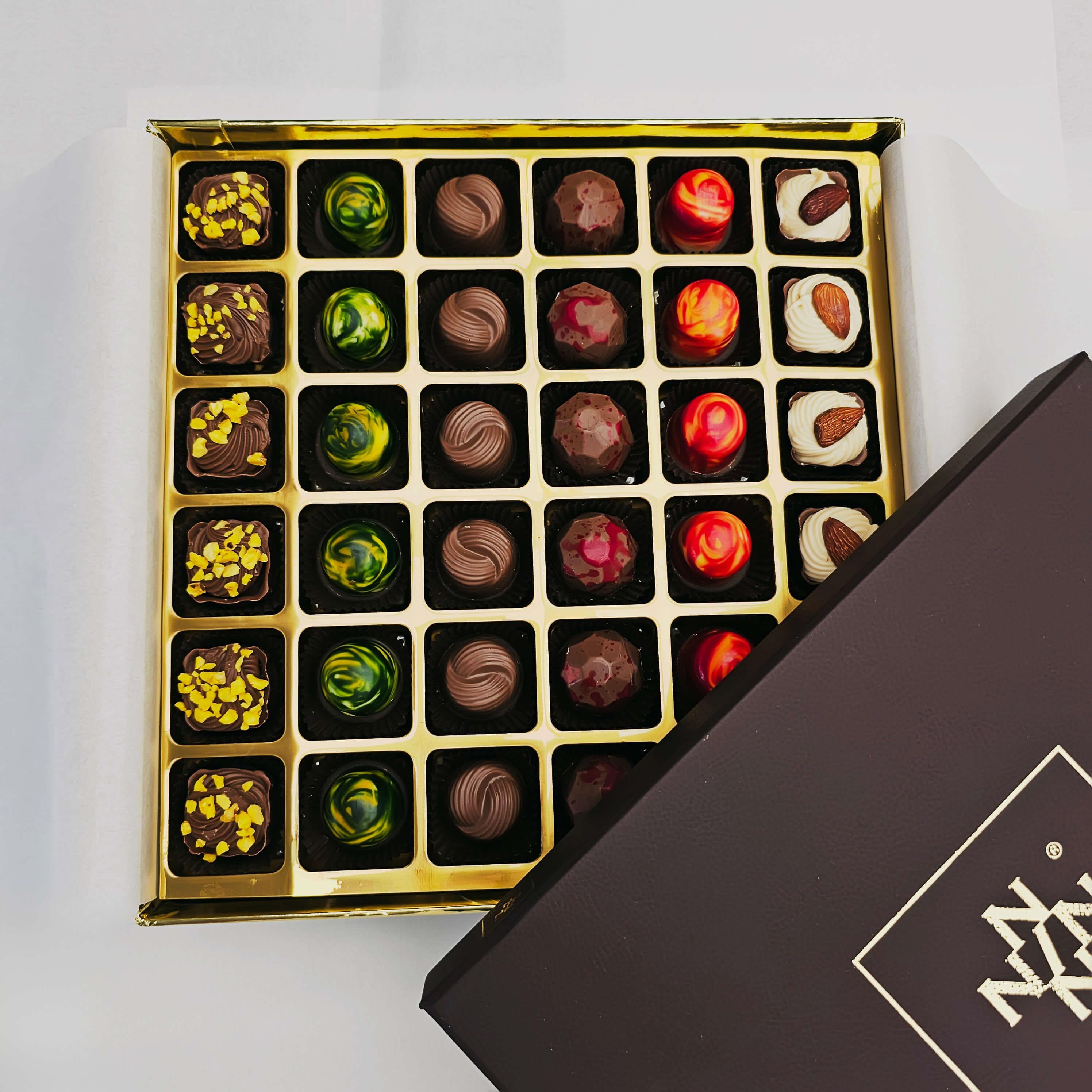 Nin Koyu Kahverengi Kutu Spesiyal Çikolata 72 Adet