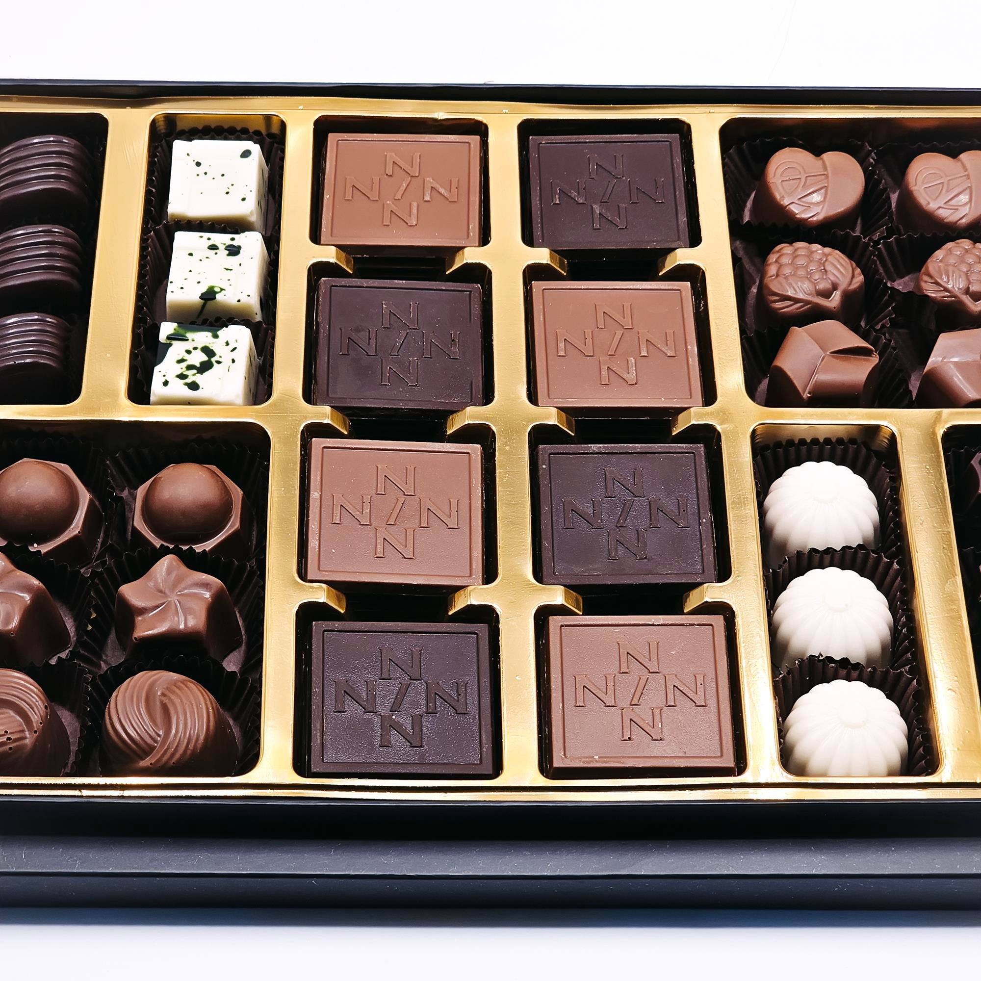 Özel Spesiyal ve Madlen Karışık Çikolata Kutusu