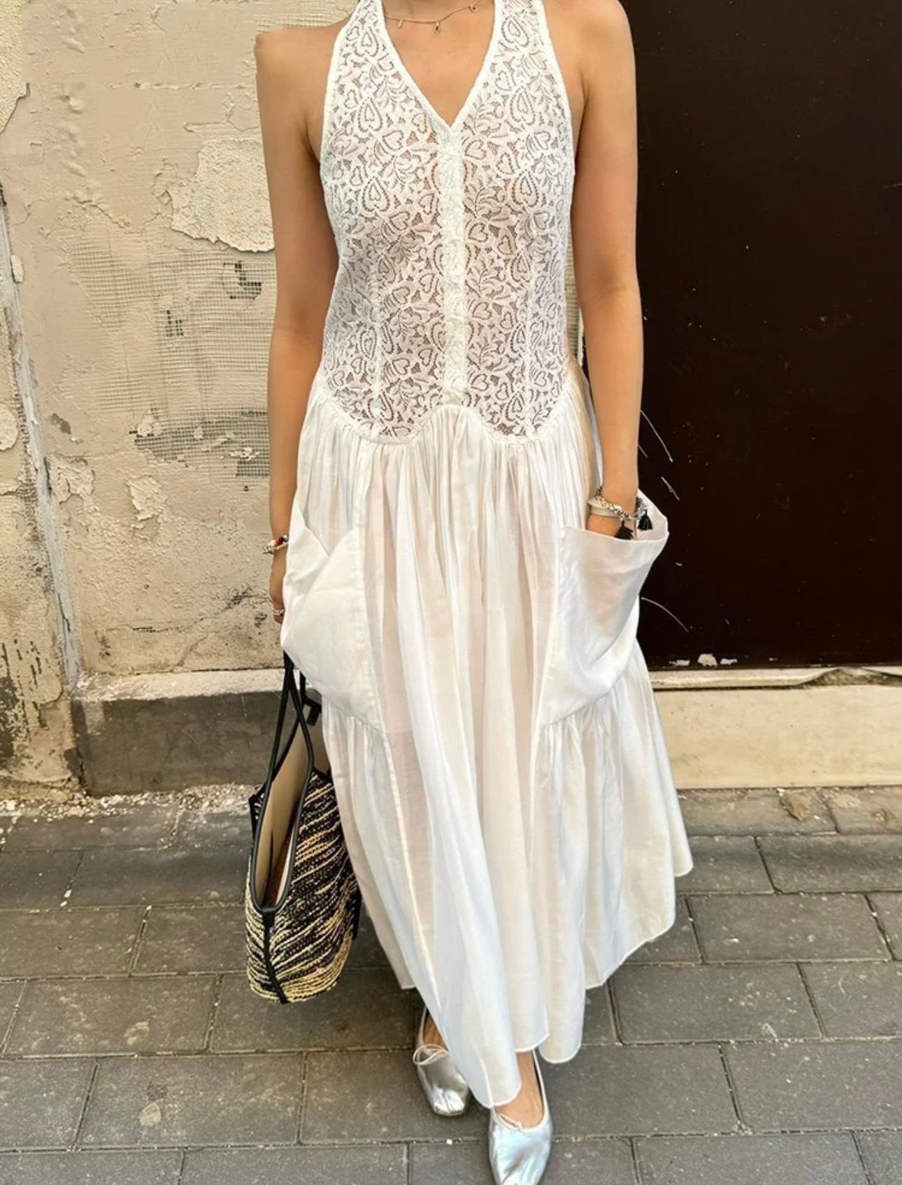 Eteği Cepli Dantel Detaylı Beyaz Midi Elbise
