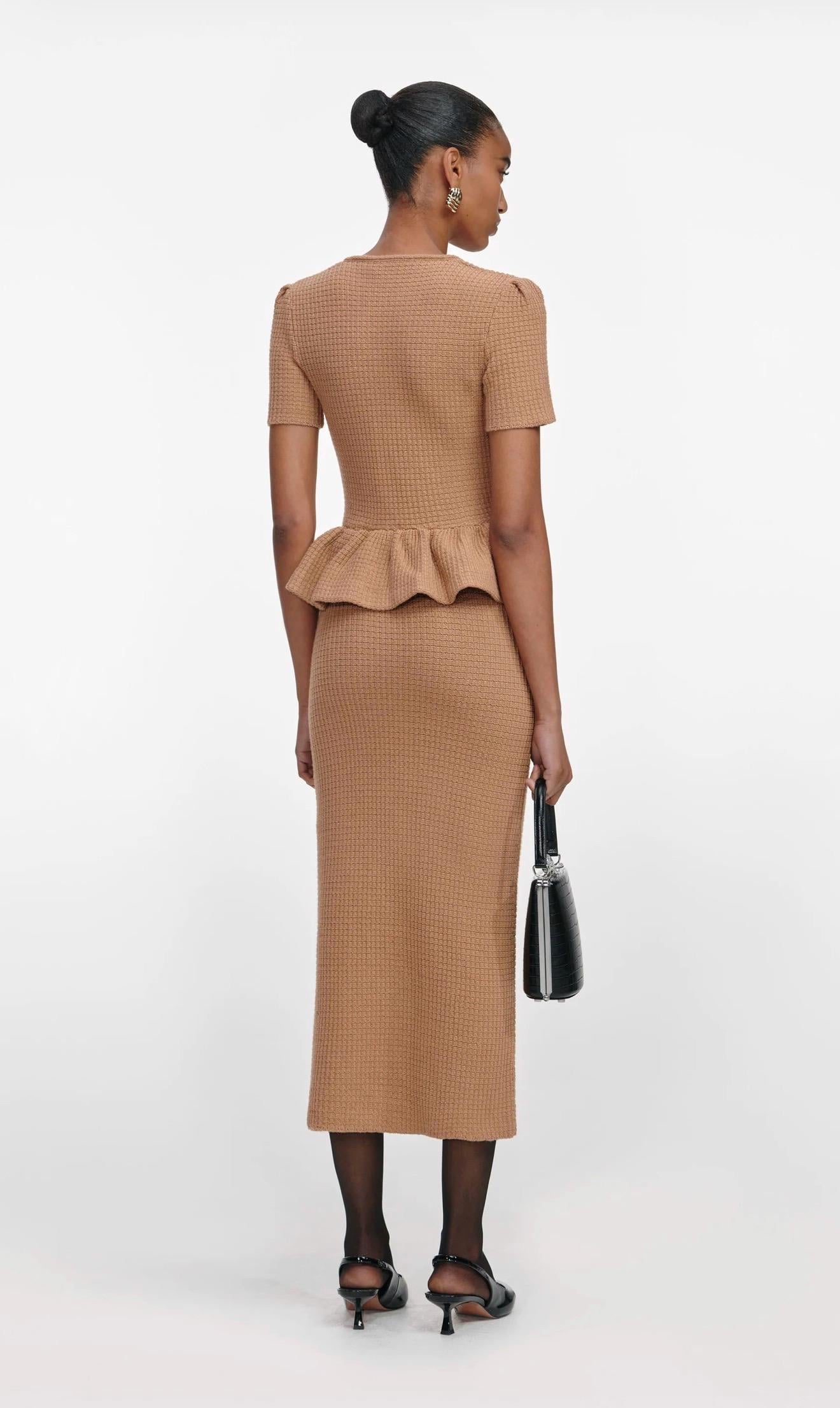 Gold Düğmeli Peplum Detaylı Midi Triko Camel Elbise