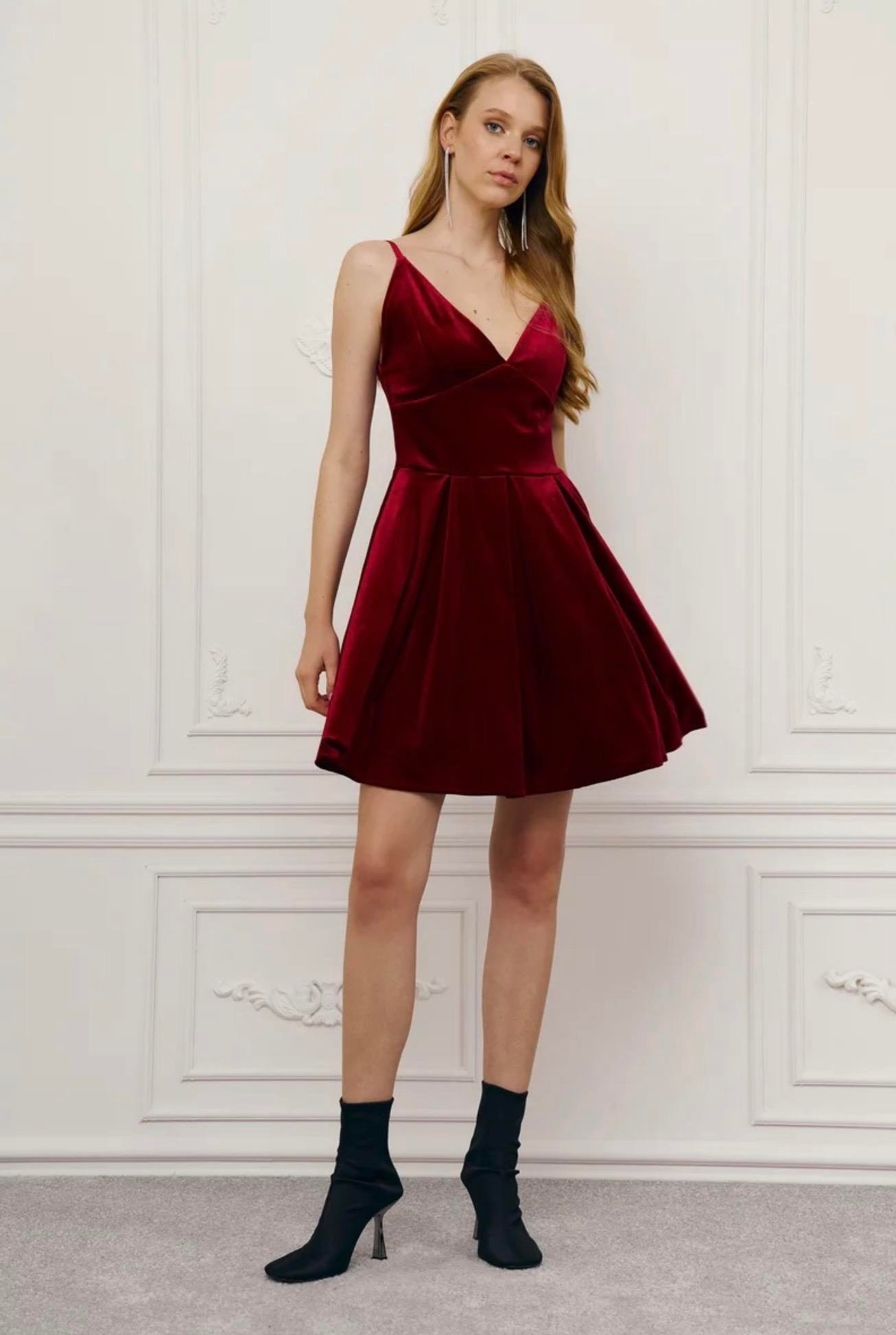 İp Askılı Kadife Dokulu Mini Bordo Elbise