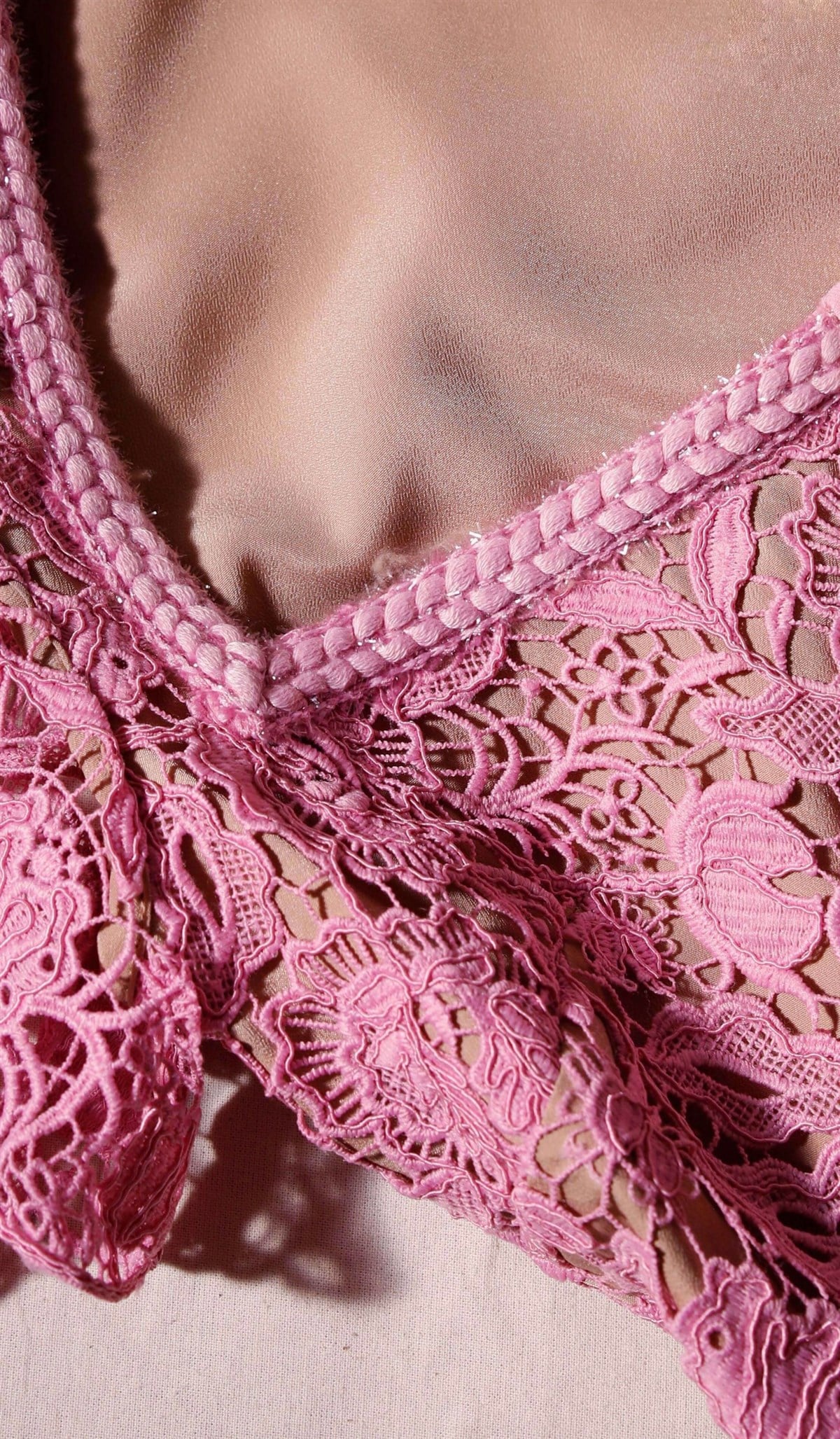 Kemerli Pembe Güpür Tasarım Elbise