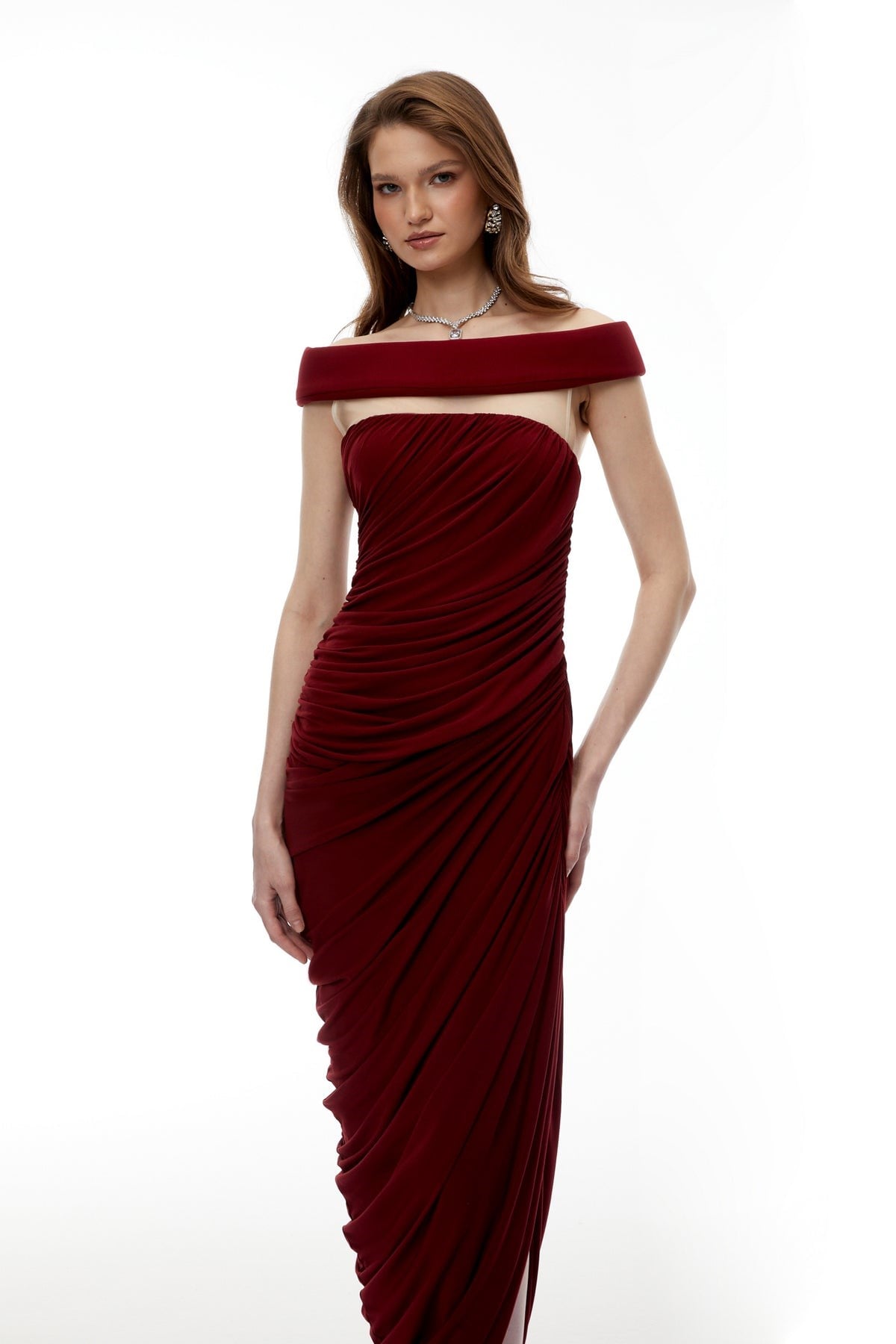 Omzu Şerit Detaylı Transparan Tüllü Pencereli Full Drape Bordo Elbise