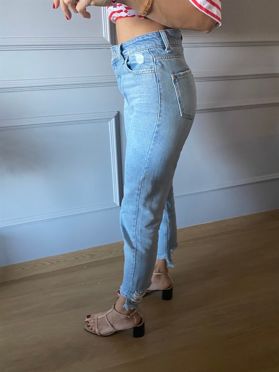 Paçası Yırtık Yüksek Bel Mom Jean