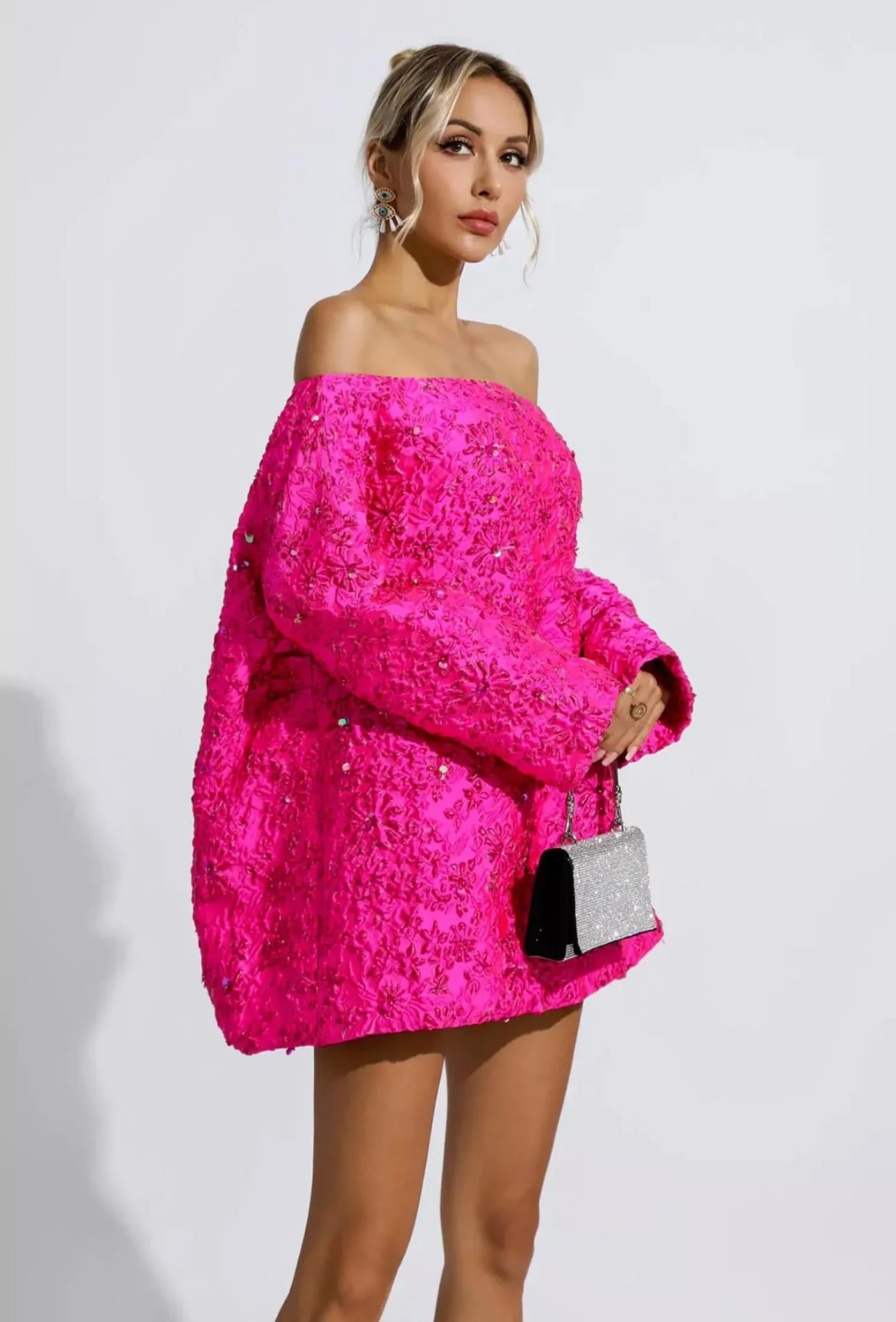 Pembe Kayık Yaka Tasarım Mini Elbise