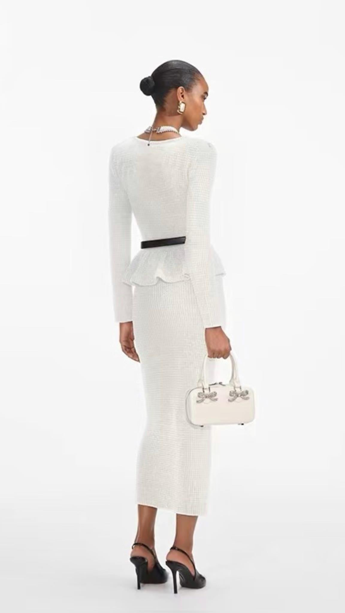 Peplum Detaylı Düğmeli Beyaz Kalem Tasarım Elbise