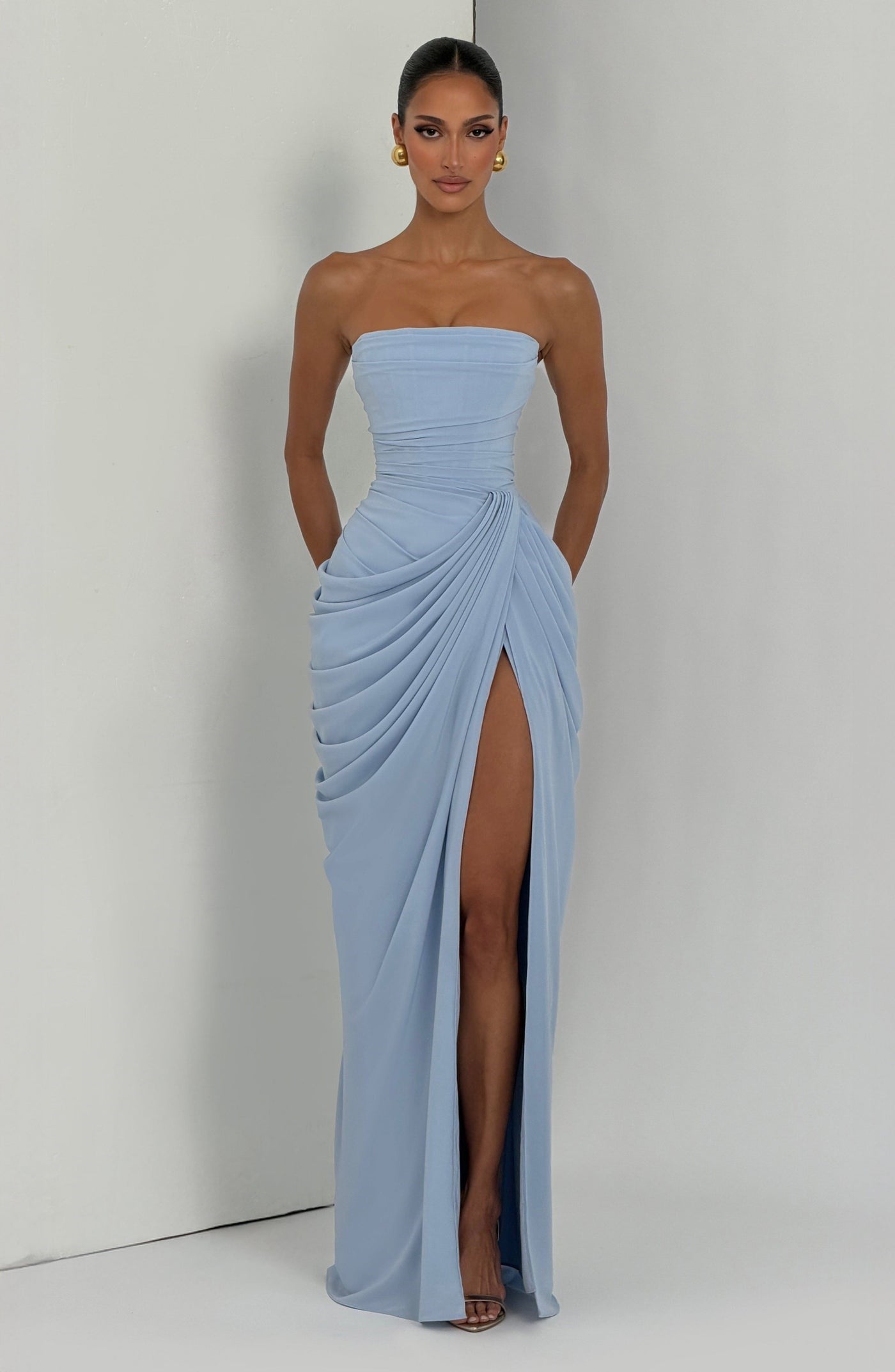 Sırtı Korseli Komple Drape Detaylı Yırtmaçlı Saten Bebe Mavisi Elbise