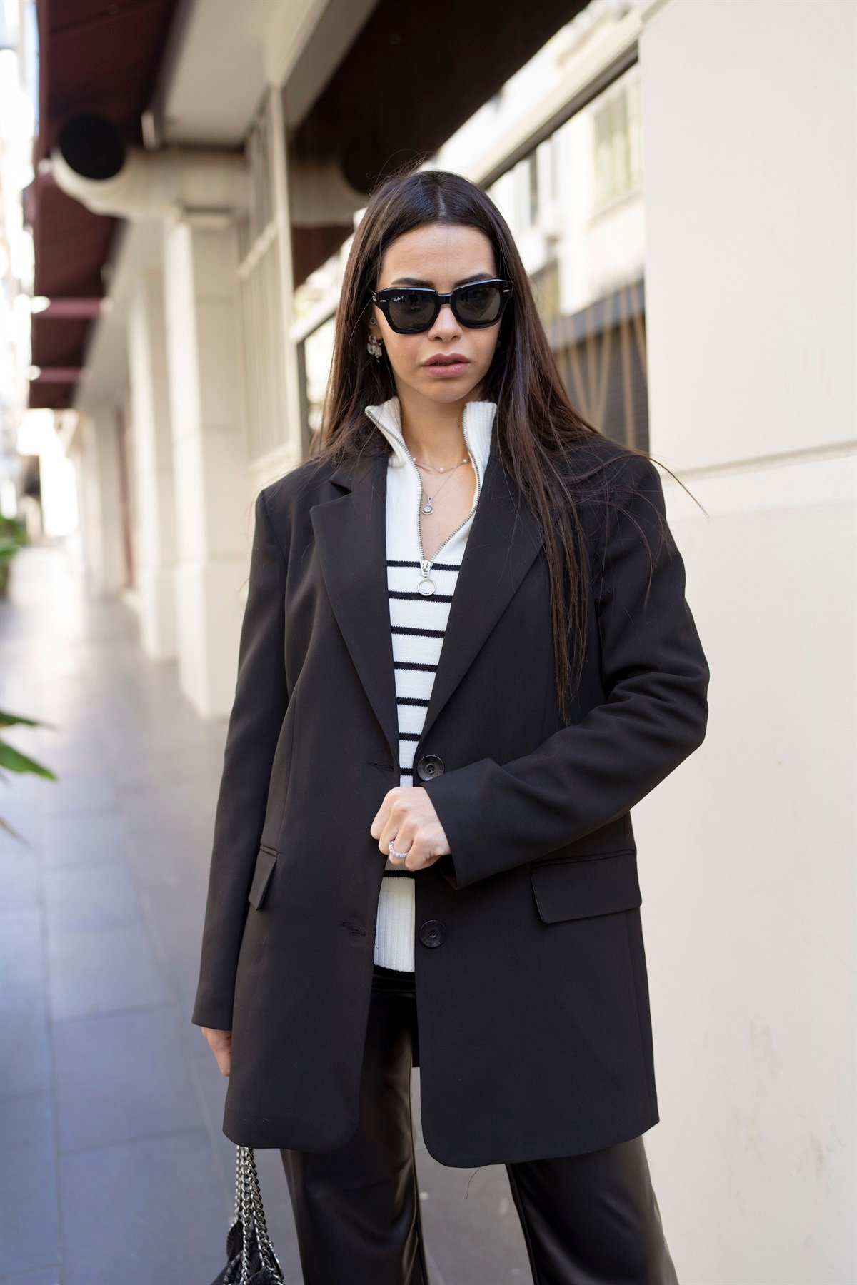 Siyah Düğmeli Oversize Blazer Ceket