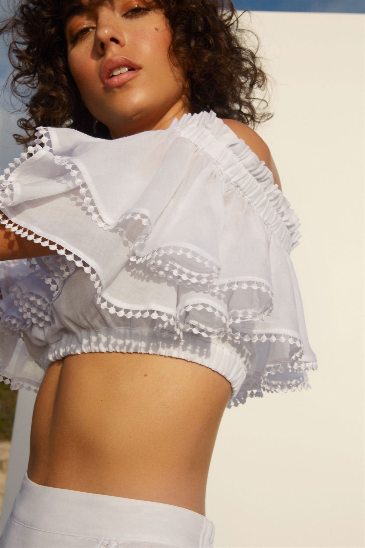 Tasarım Beyaz Crop Top ve Etek Takım